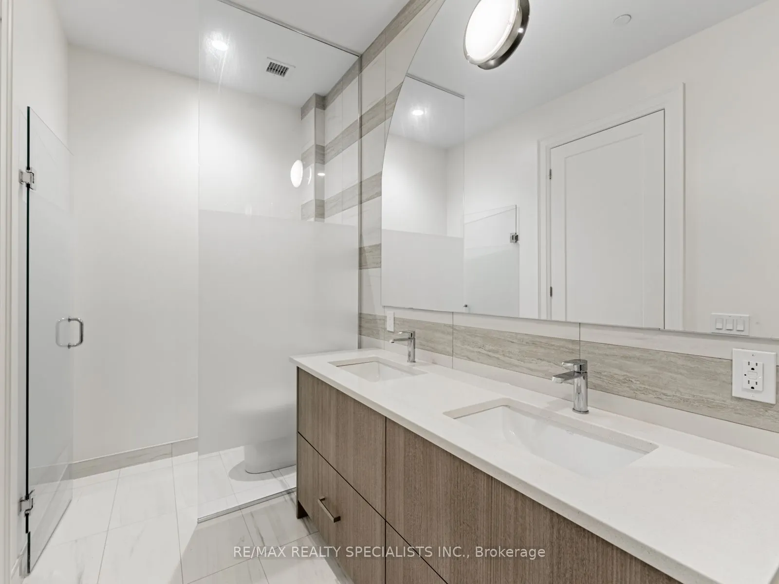 42 MILL Street, #208