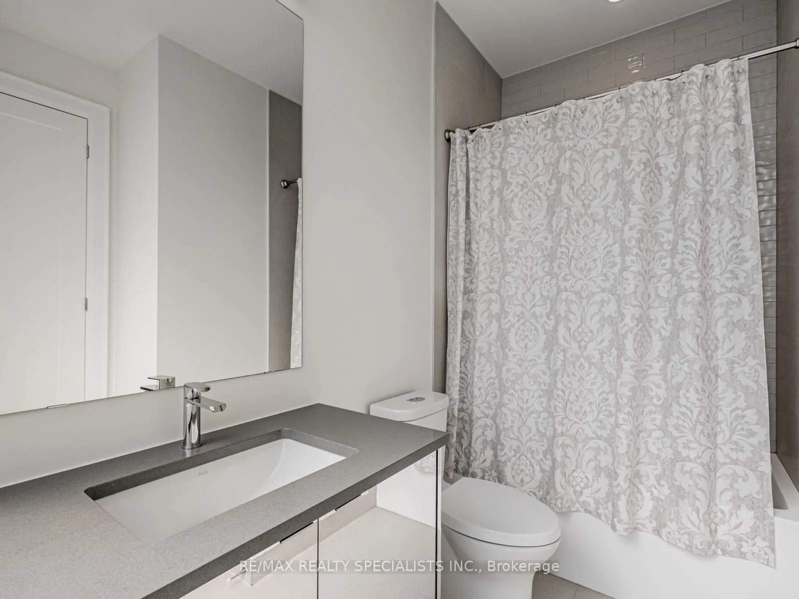 42 MILL Street, #208