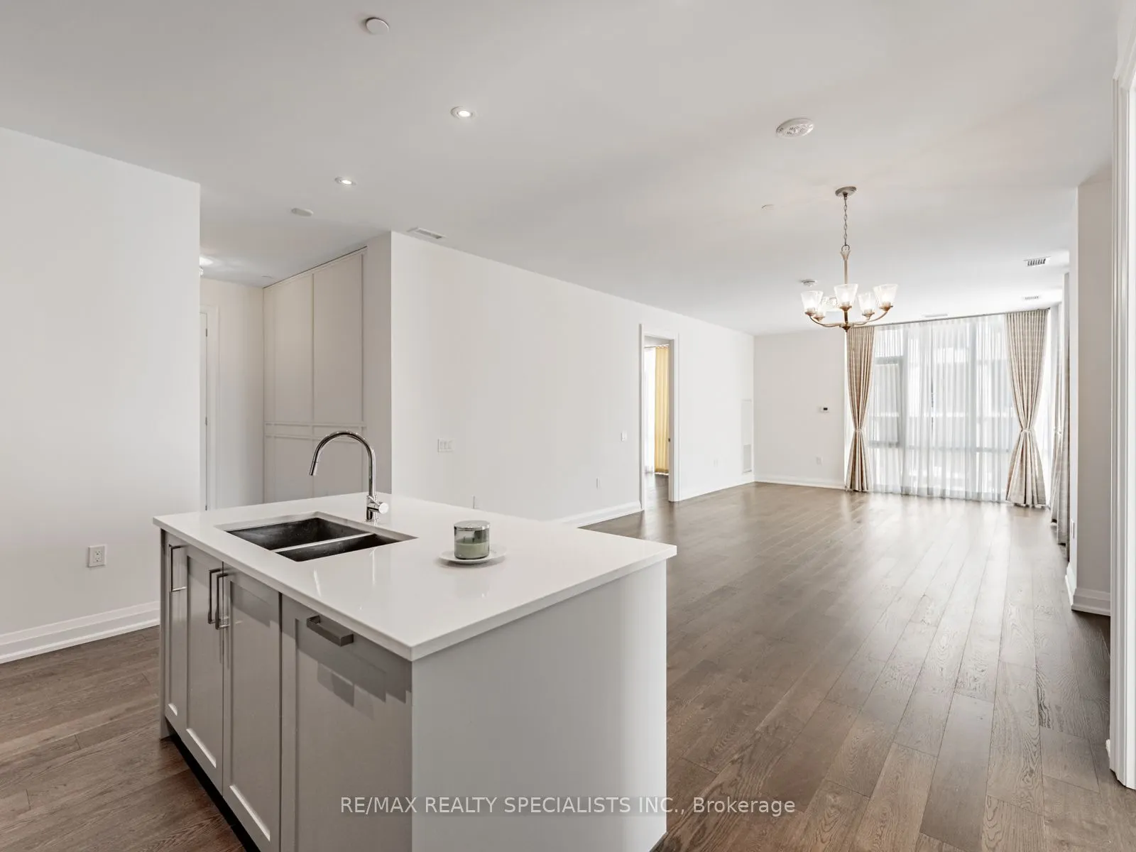 42 MILL Street, #208