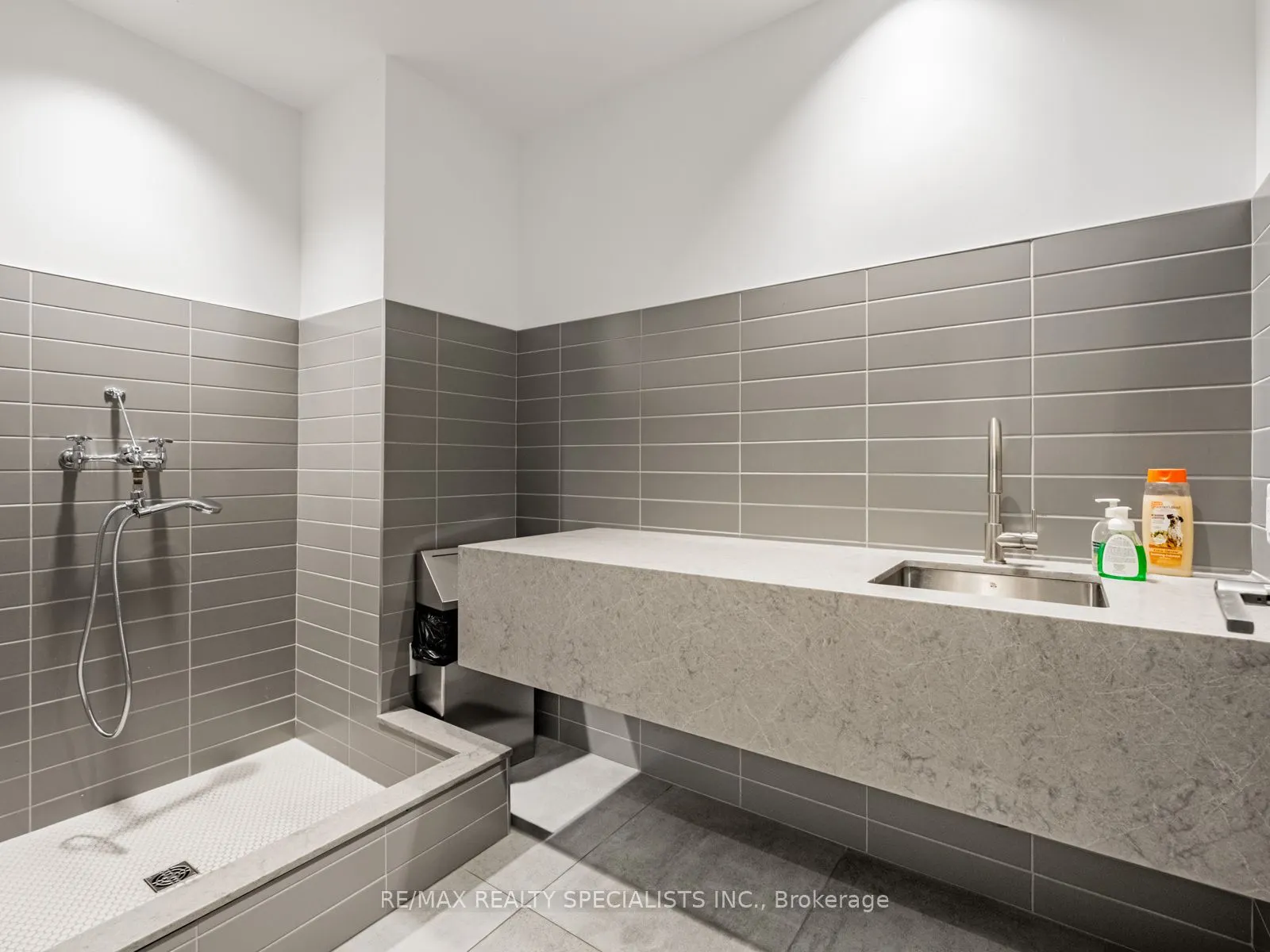 42 MILL Street, #208