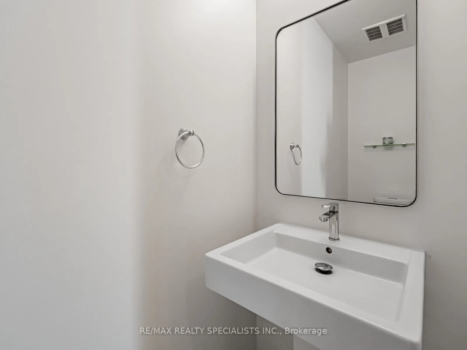 42 MILL Street, #208
