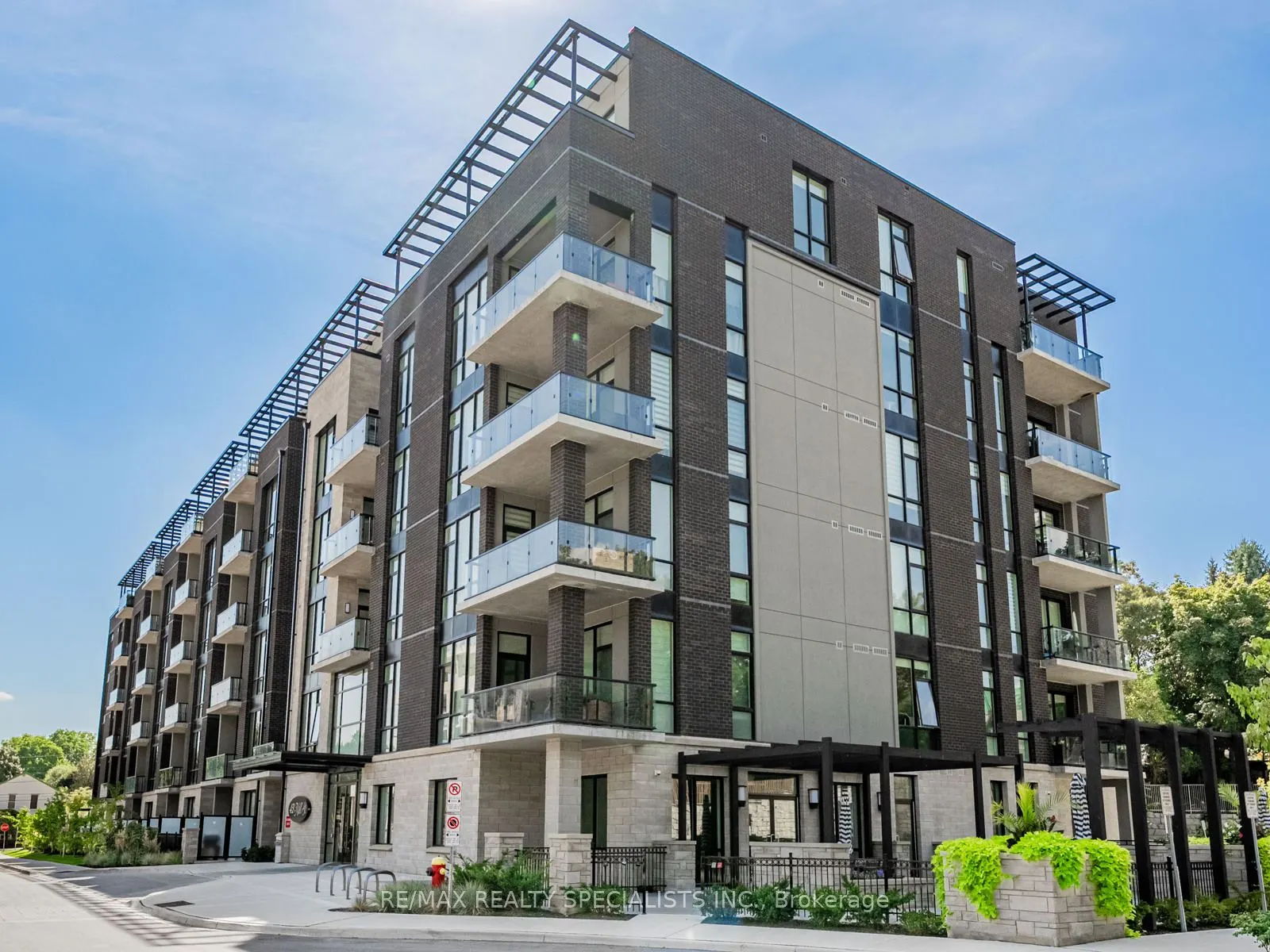 42 MILL Street, #208
