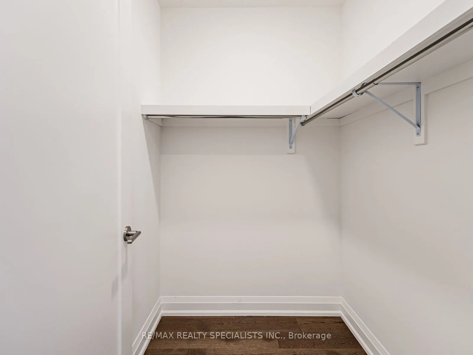 42 MILL Street, #208