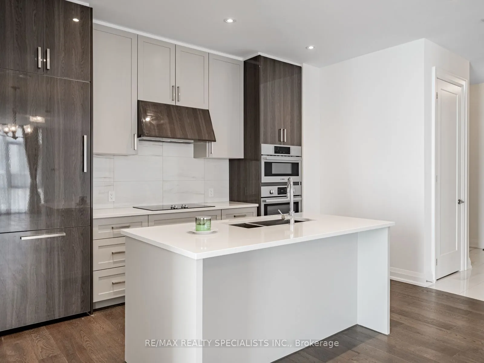 42 MILL Street, #208