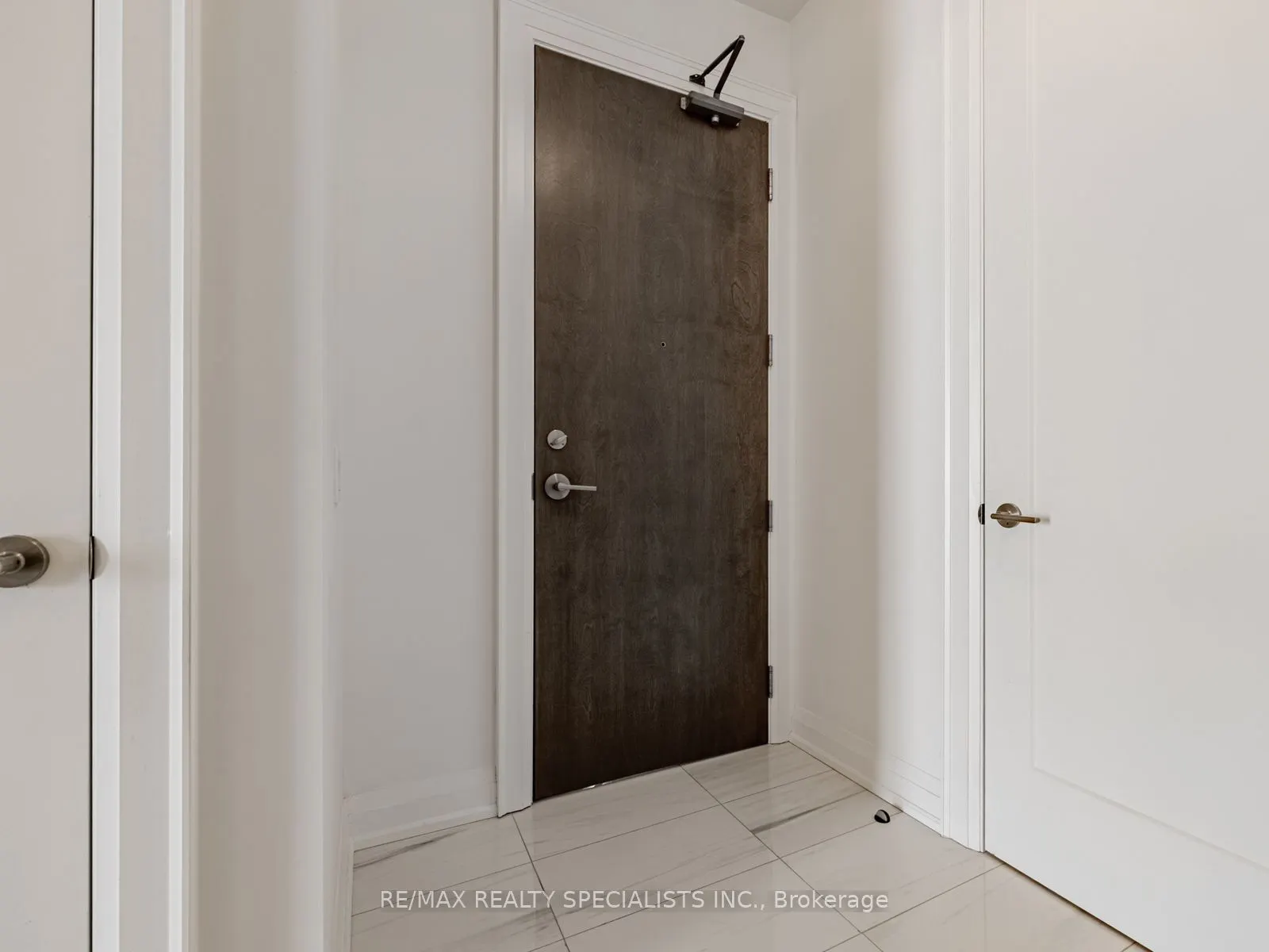 42 MILL Street, #208