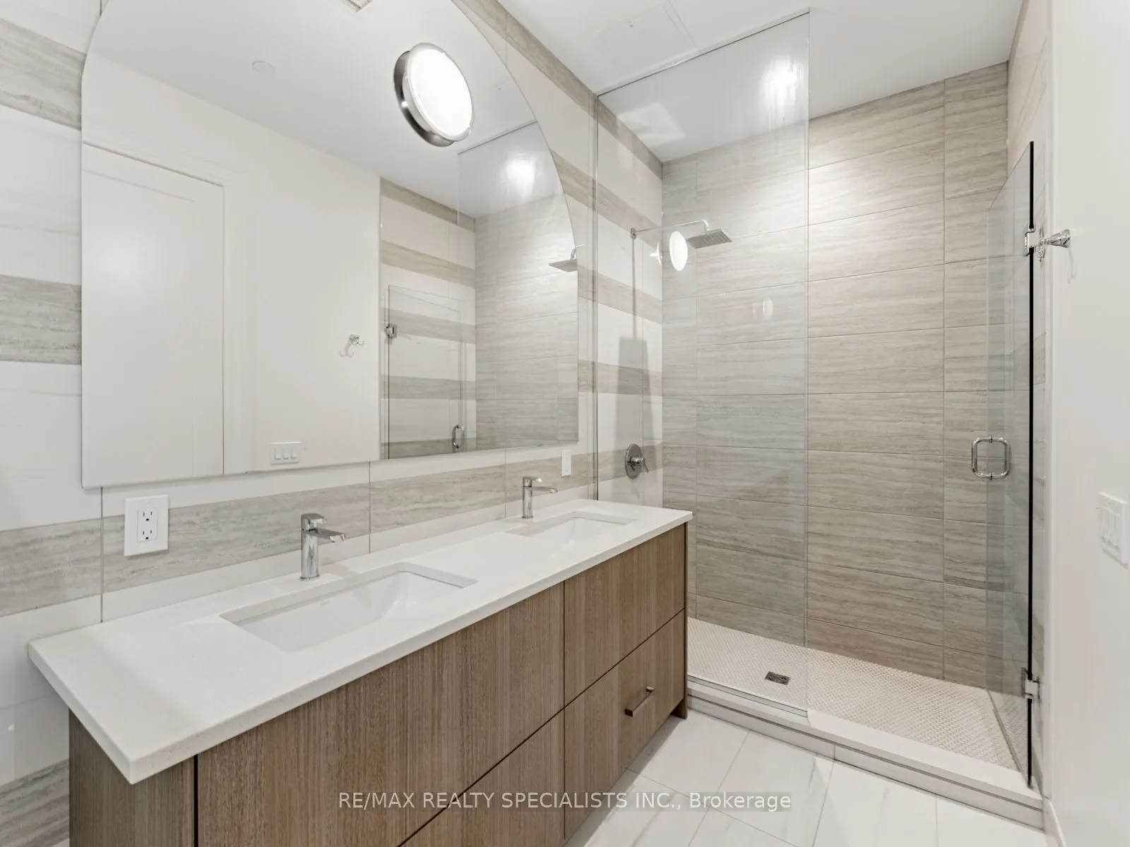 42 MILL Street, #208
