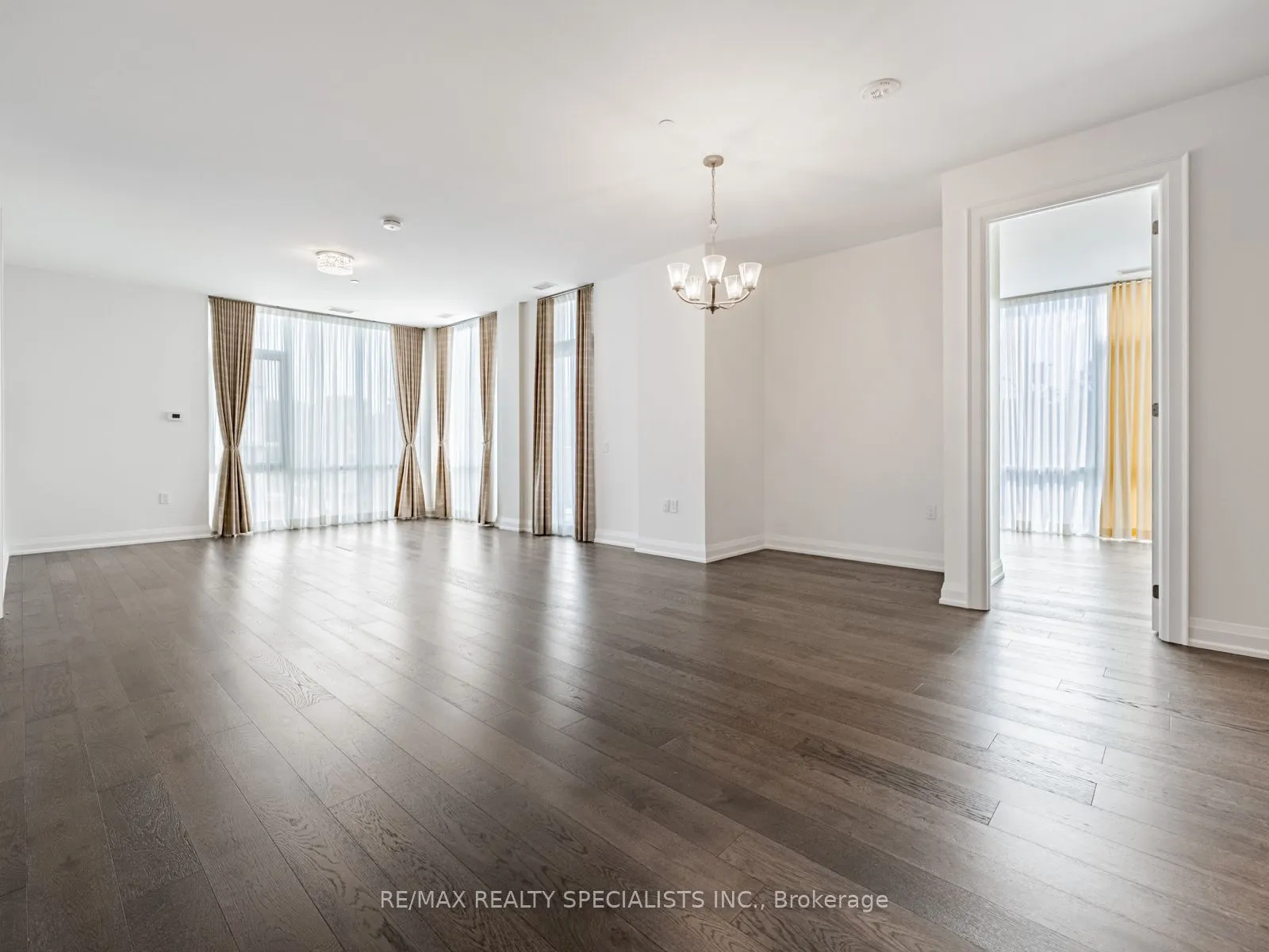 42 MILL Street, #208