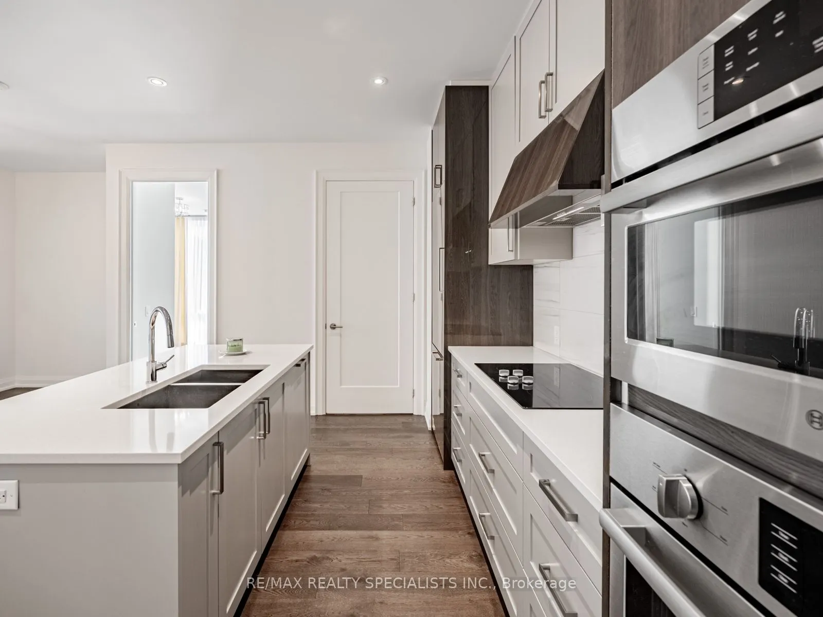 42 MILL Street, #208
