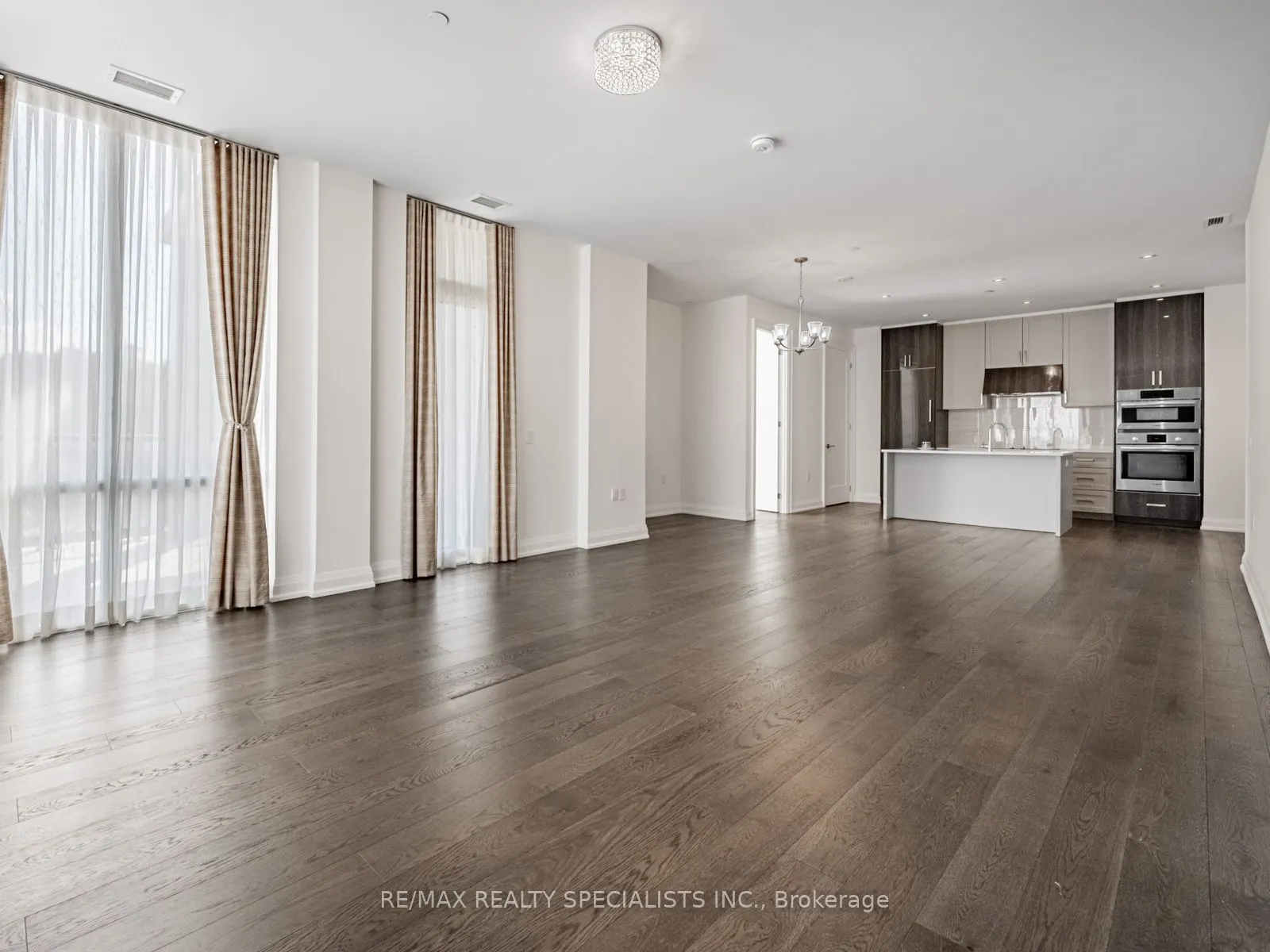 42 MILL Street, #208