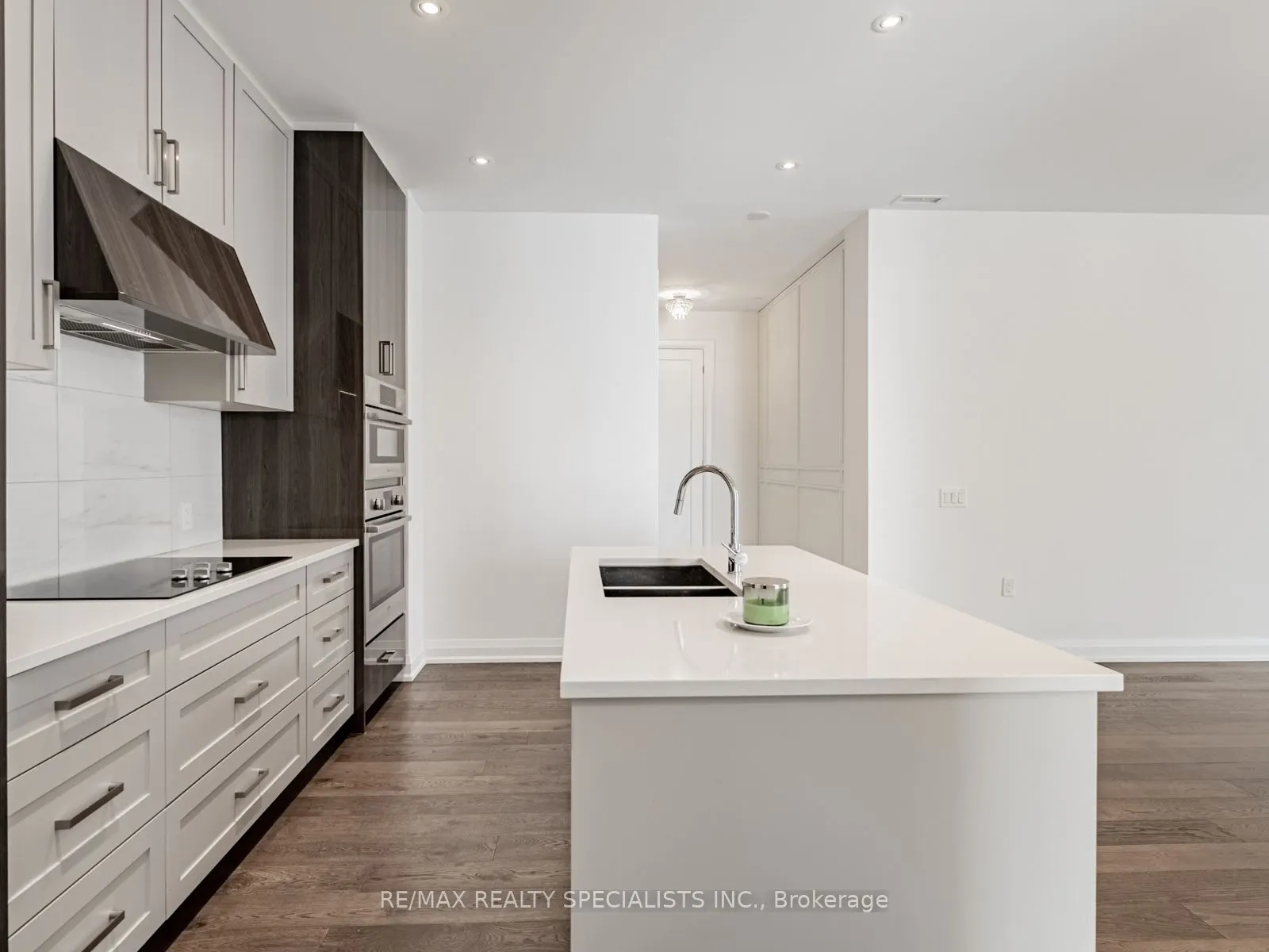 42 MILL Street, #208