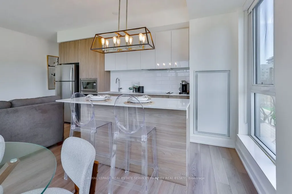 8 Ann Street, #401