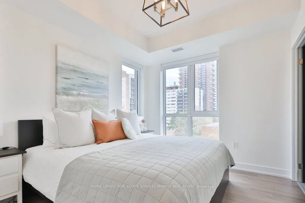 8 Ann Street, #401