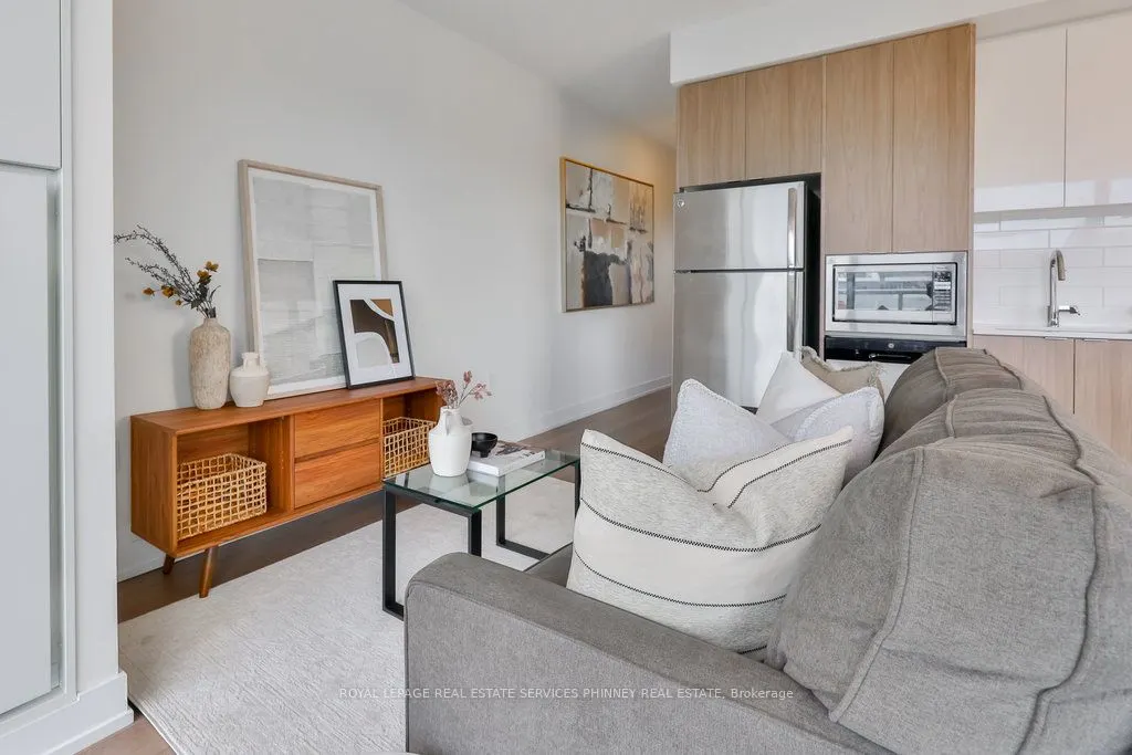 8 Ann Street, #401