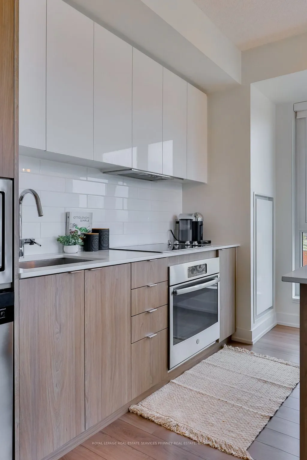 8 Ann Street, #401
