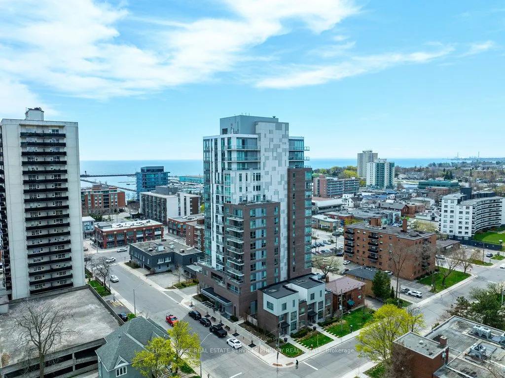 8 Ann Street, #401