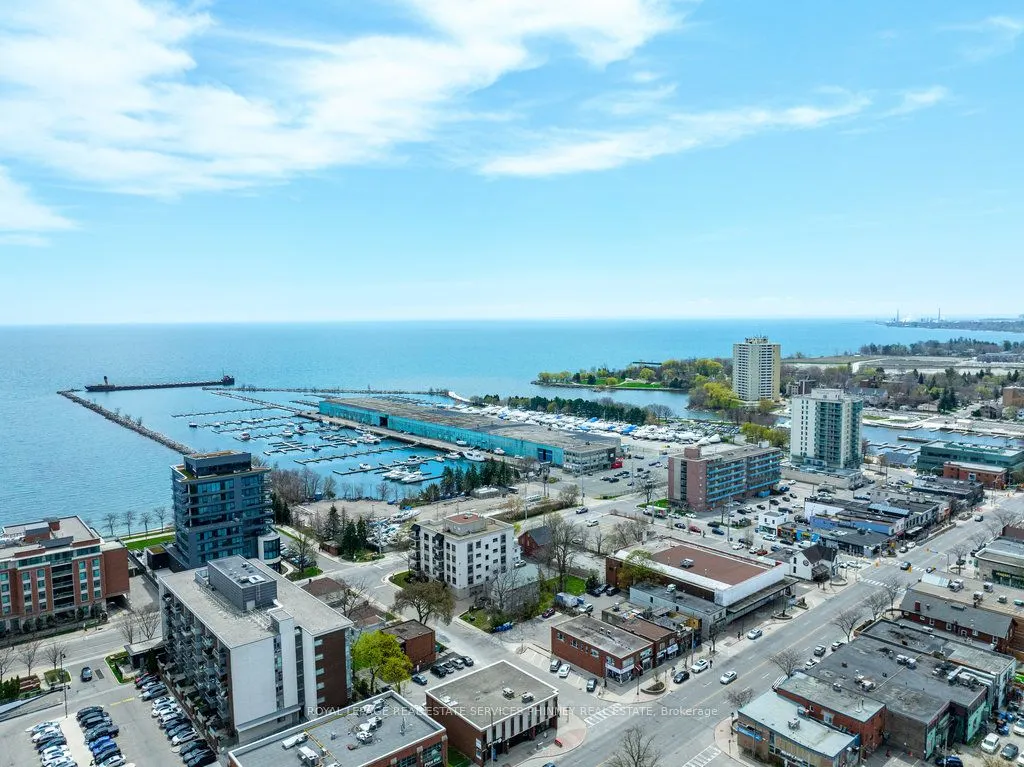 8 Ann Street, #401