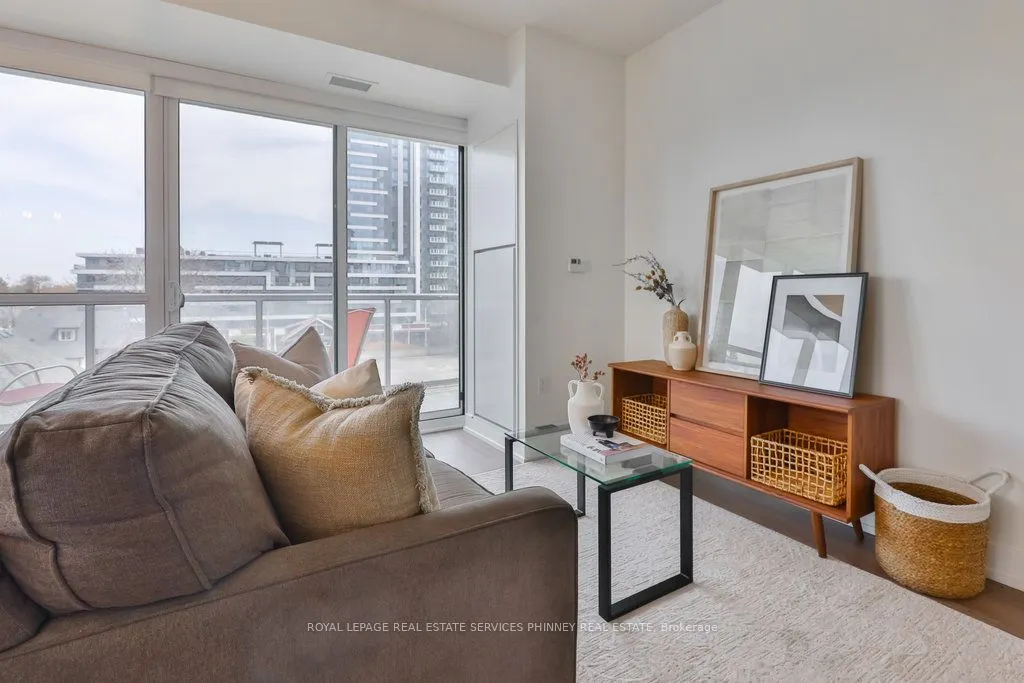 8 Ann Street, #401