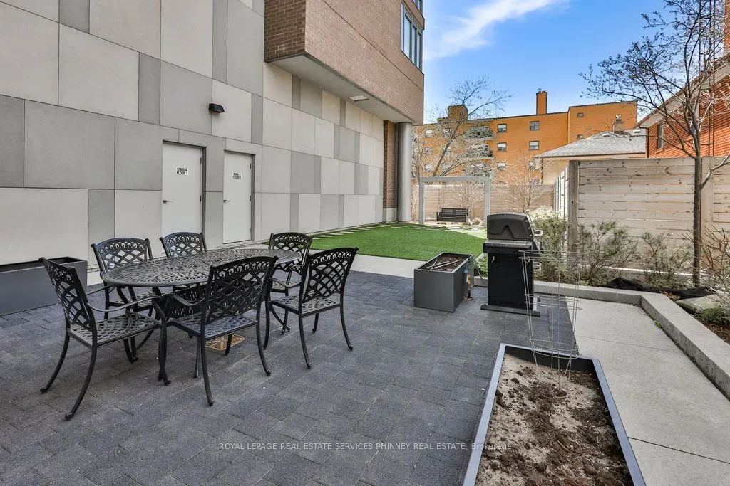 8 Ann Street, #401