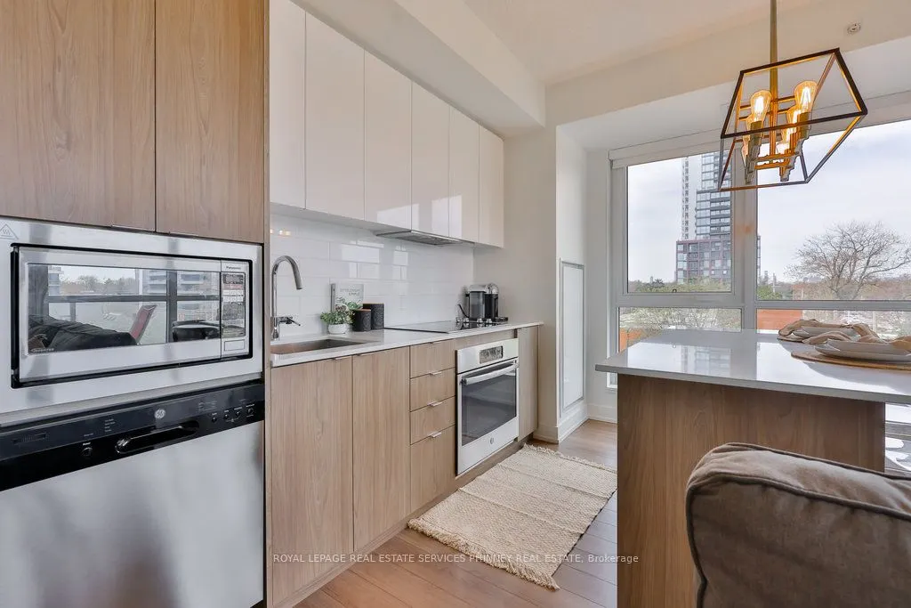 8 Ann Street, #401