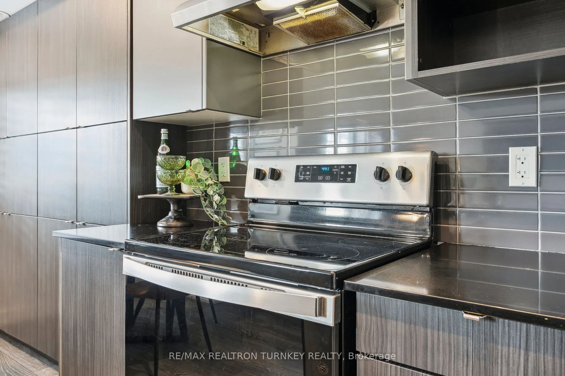 1135 Cooke Boulevard, #116