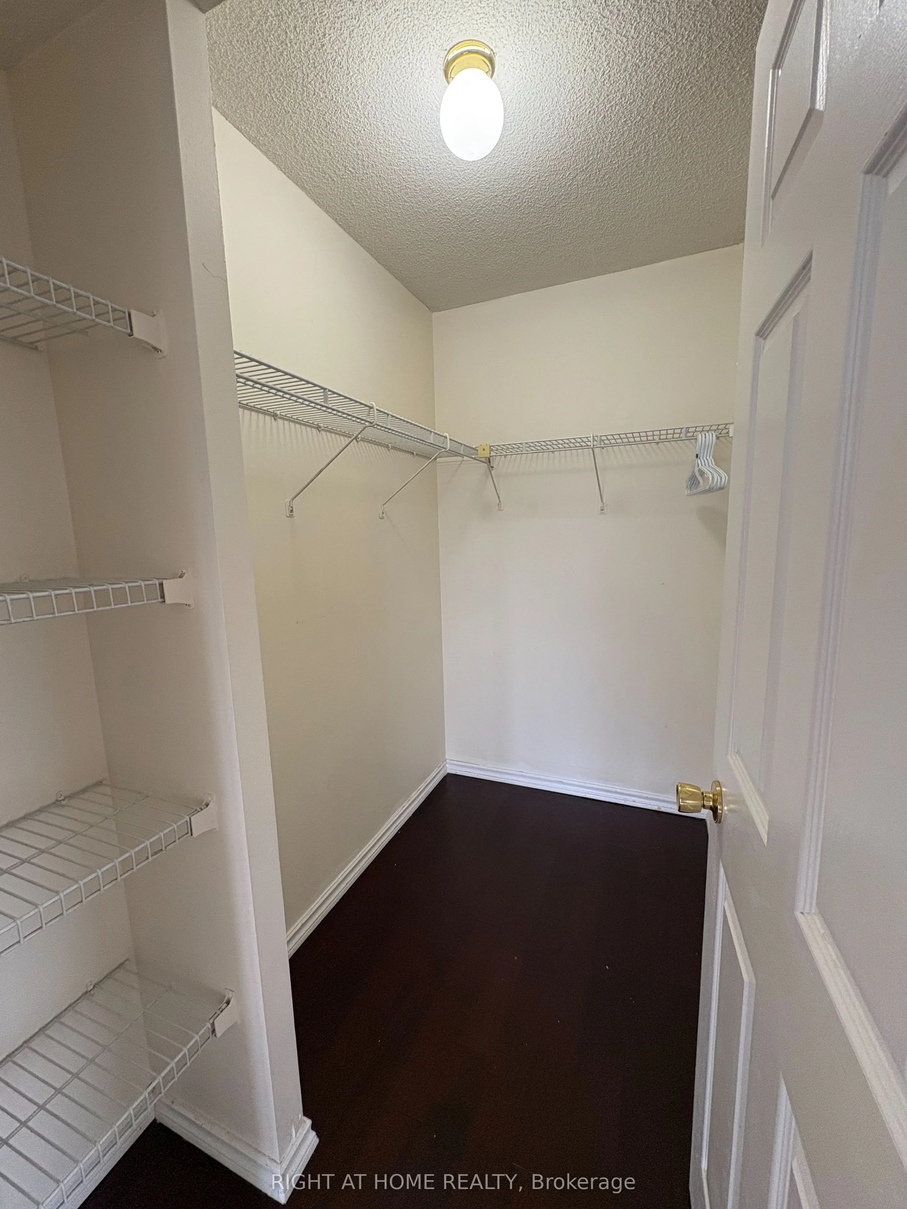 285 Enfield Place, #2004