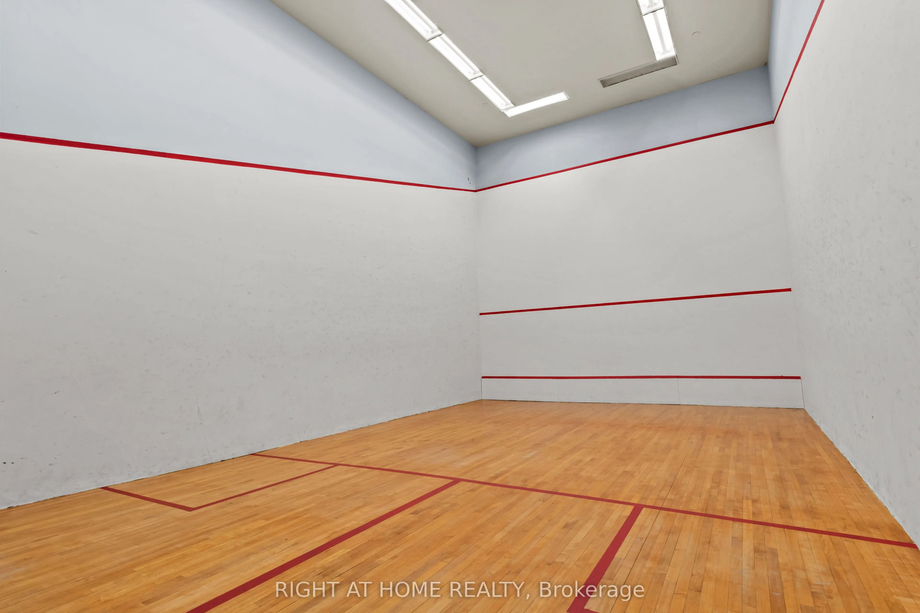 285 Enfield Place, #2004