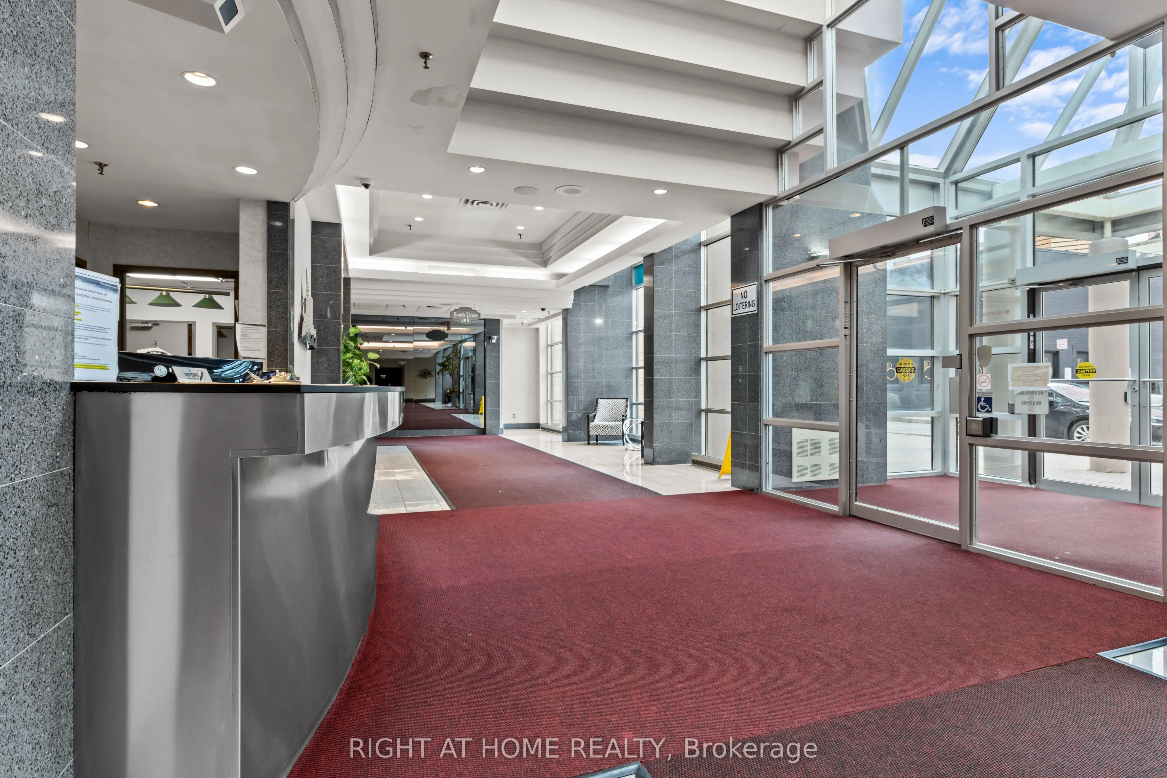 285 Enfield Place, #2004