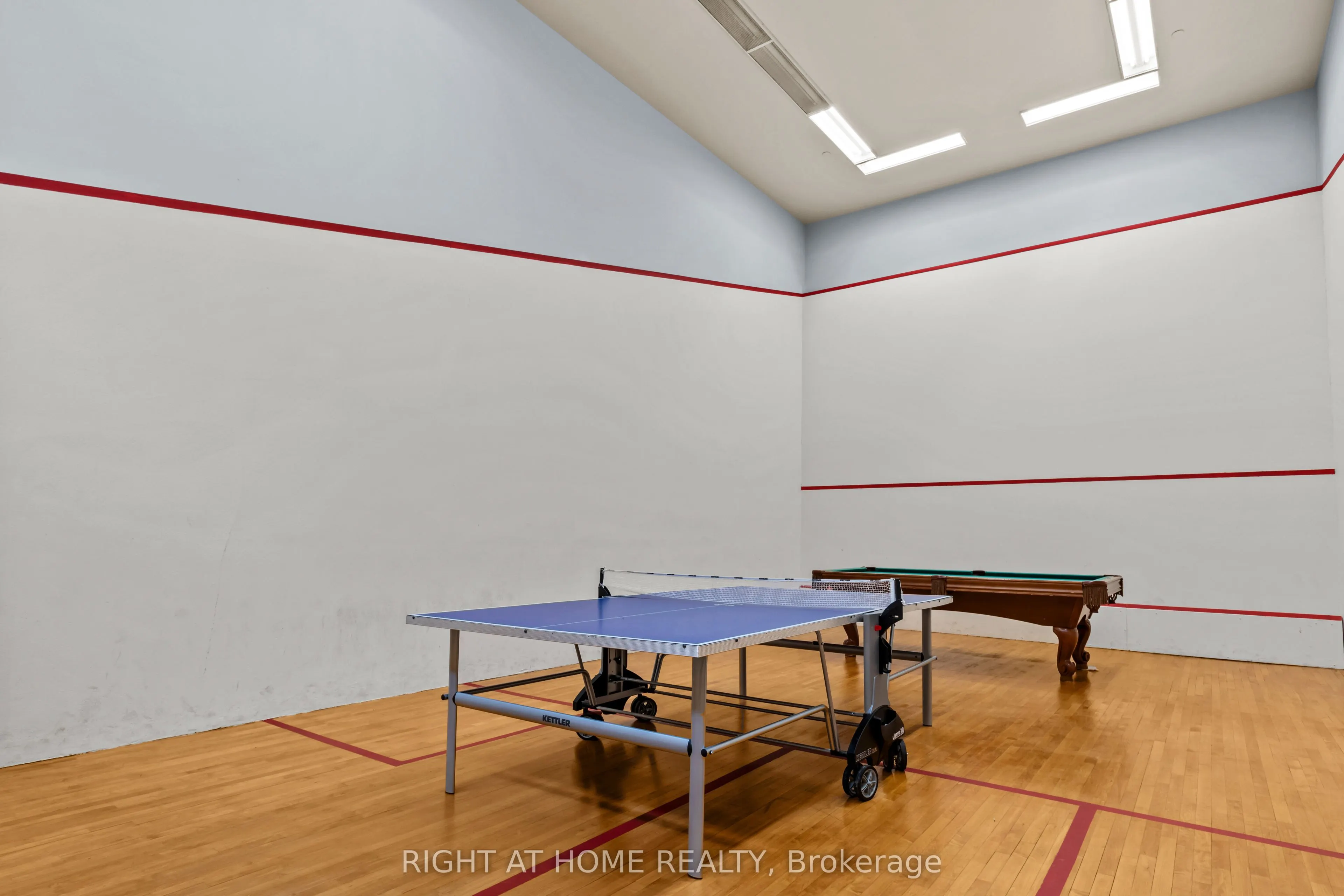 285 Enfield Place, #2004