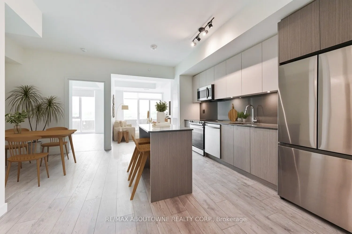 133 Bronte Road, #B0710