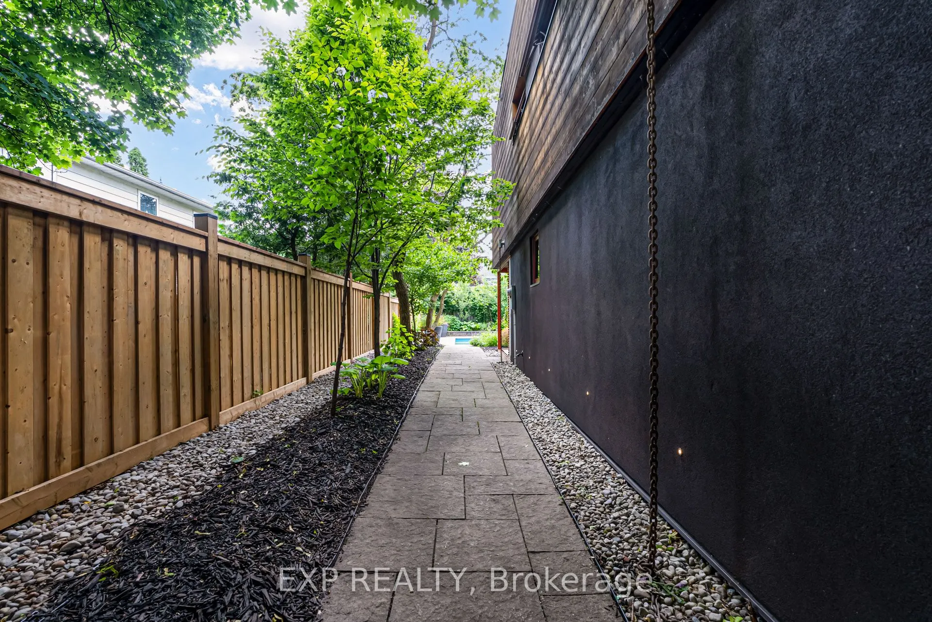 26 Richmond Drive