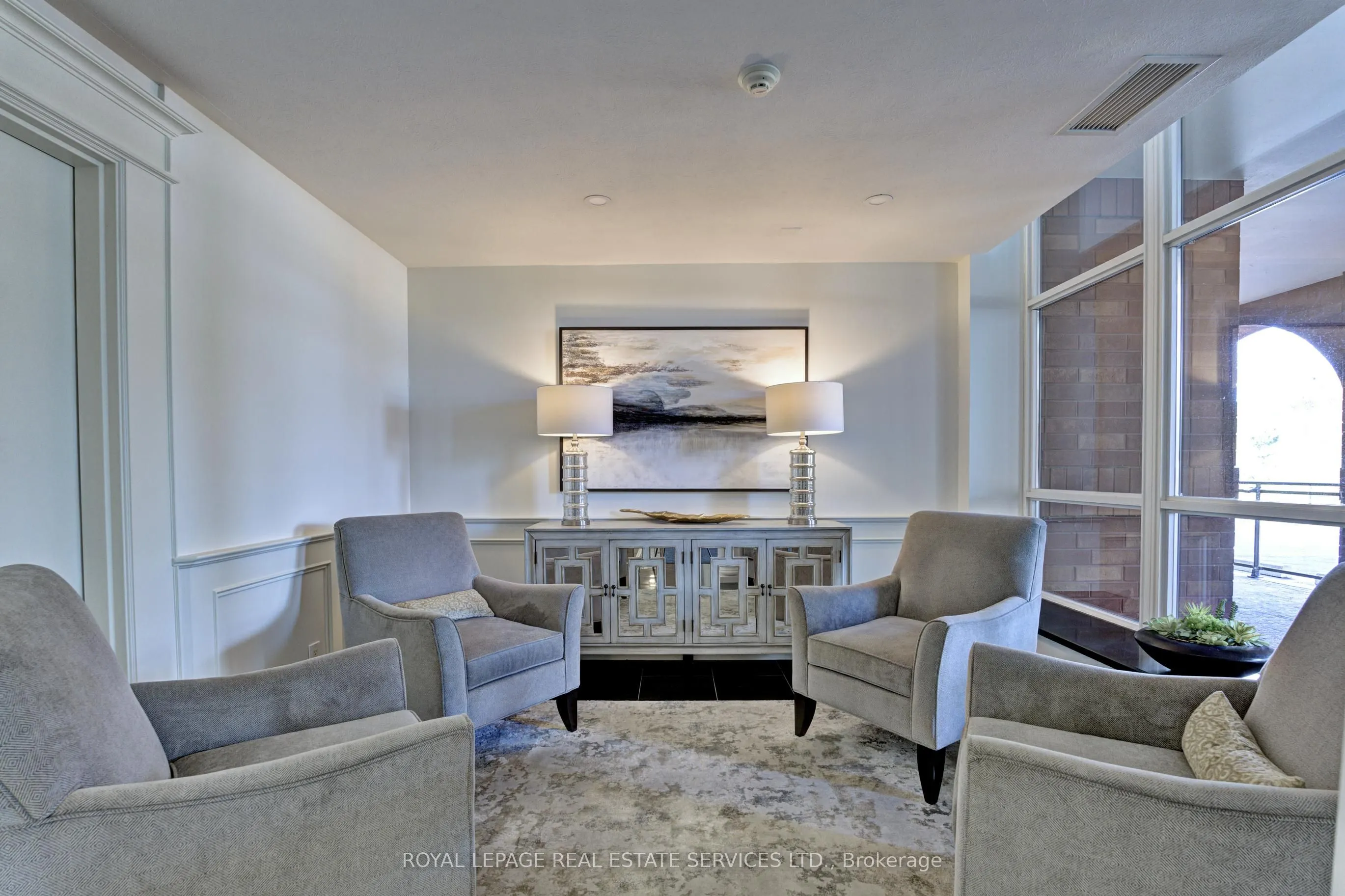 5340 Lakeshore Road, #406
