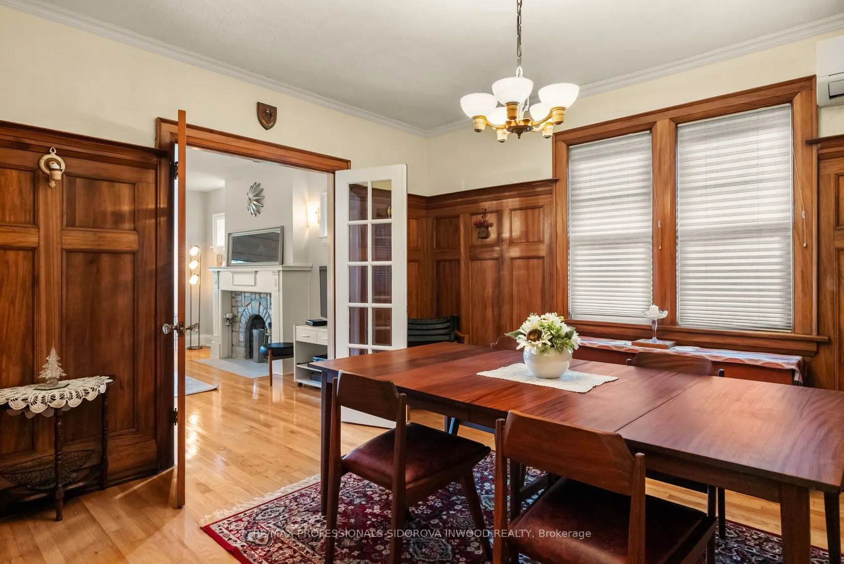 96 Evelyn Crescent