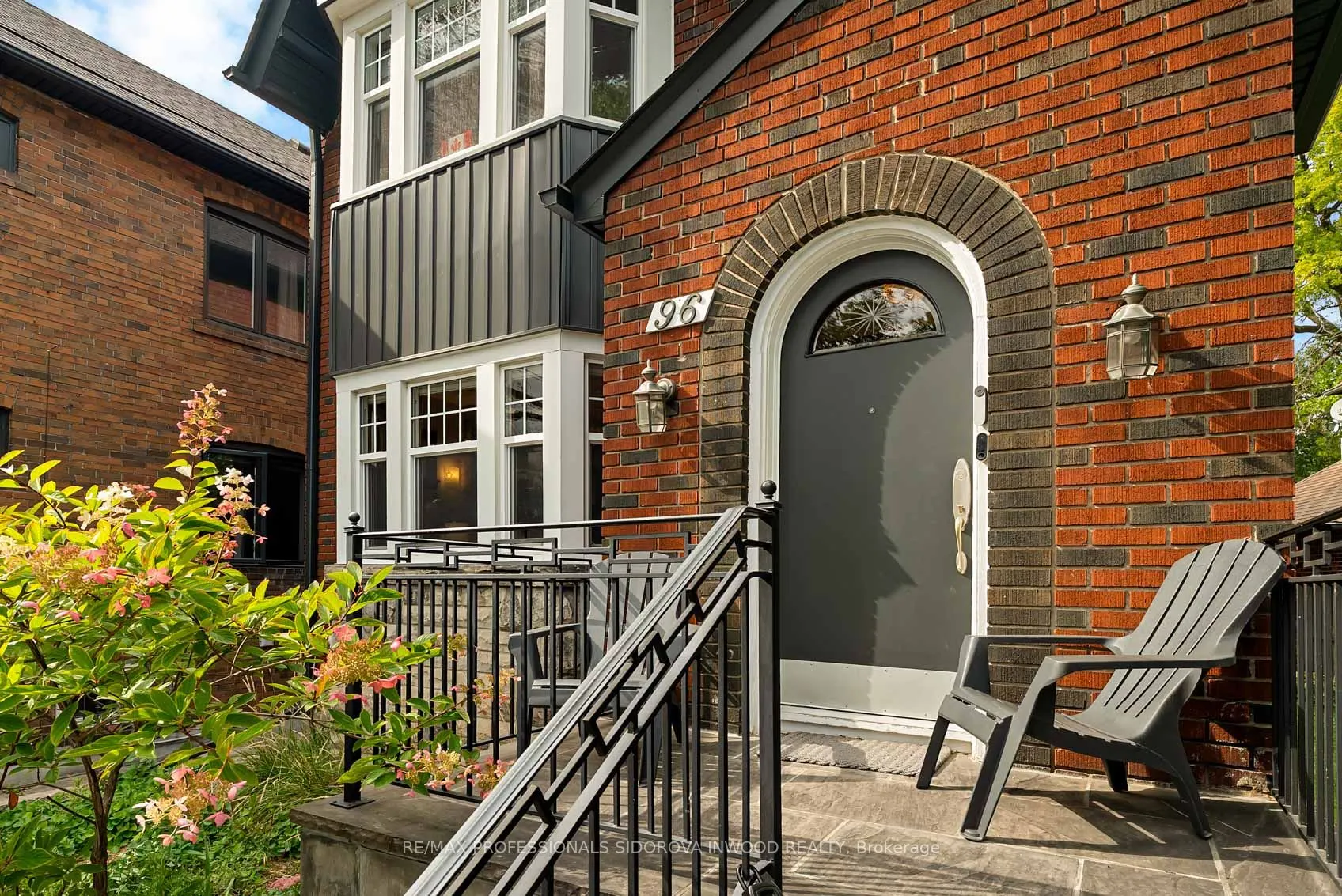 96 Evelyn Crescent