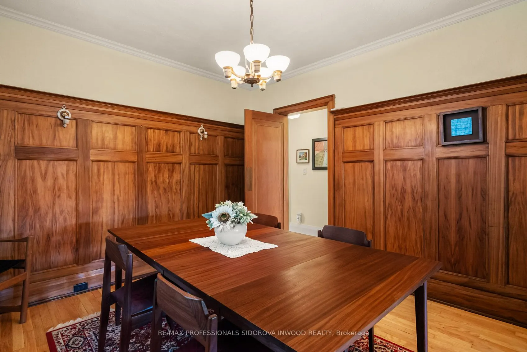 96 Evelyn Crescent