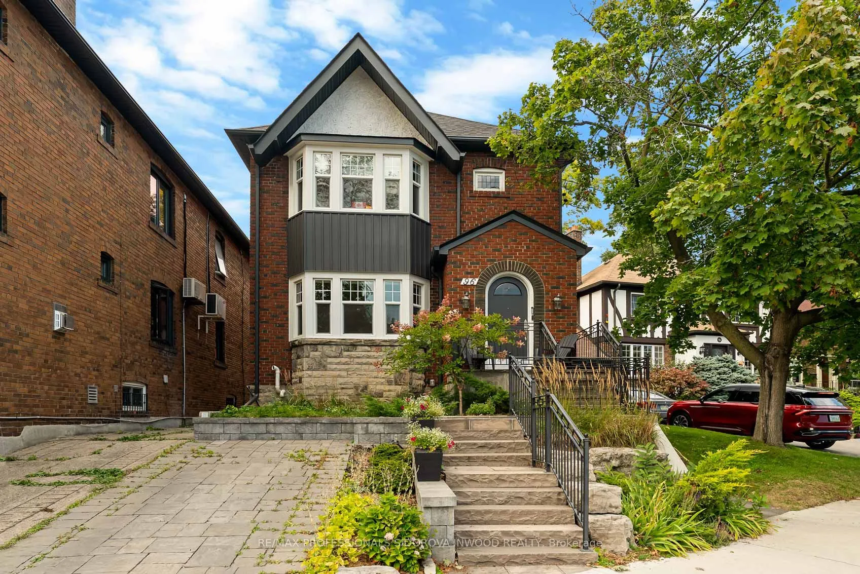 96 Evelyn Crescent