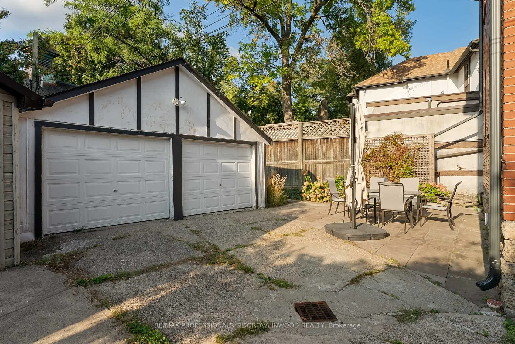 96 Evelyn Crescent