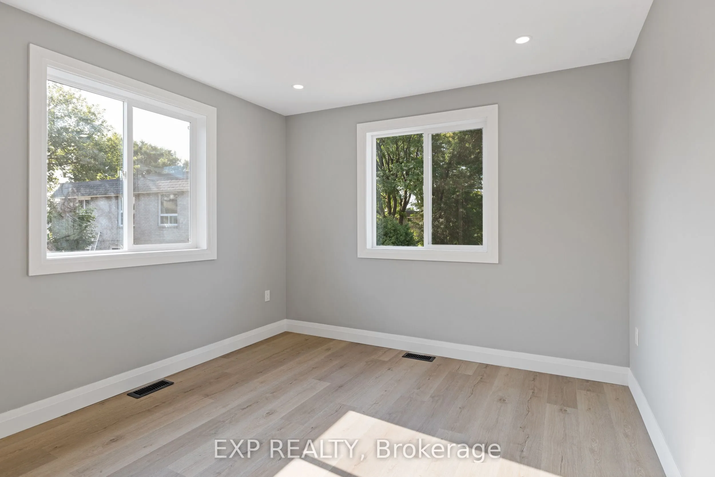 15 Eileen Avenue