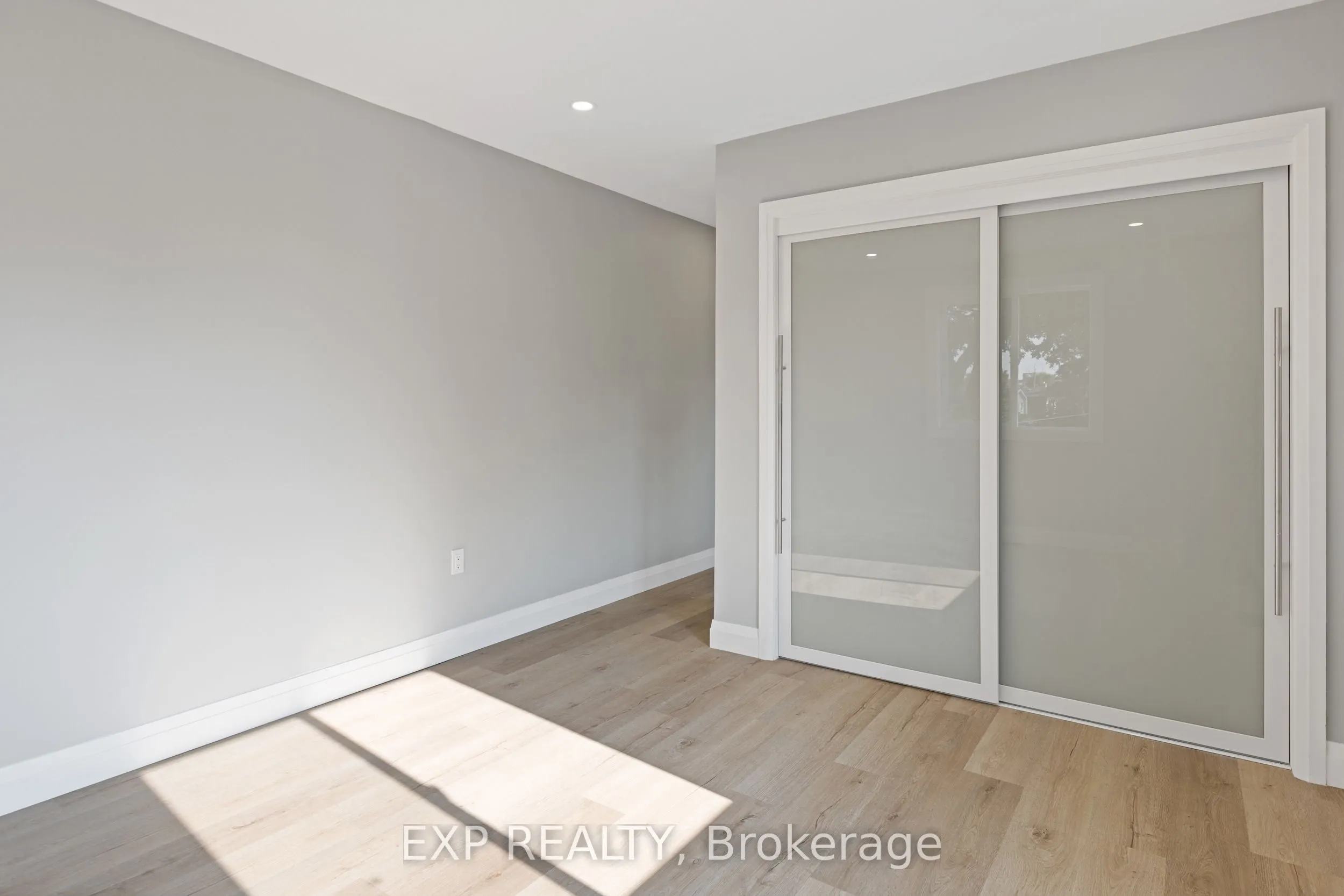 15 Eileen Avenue
