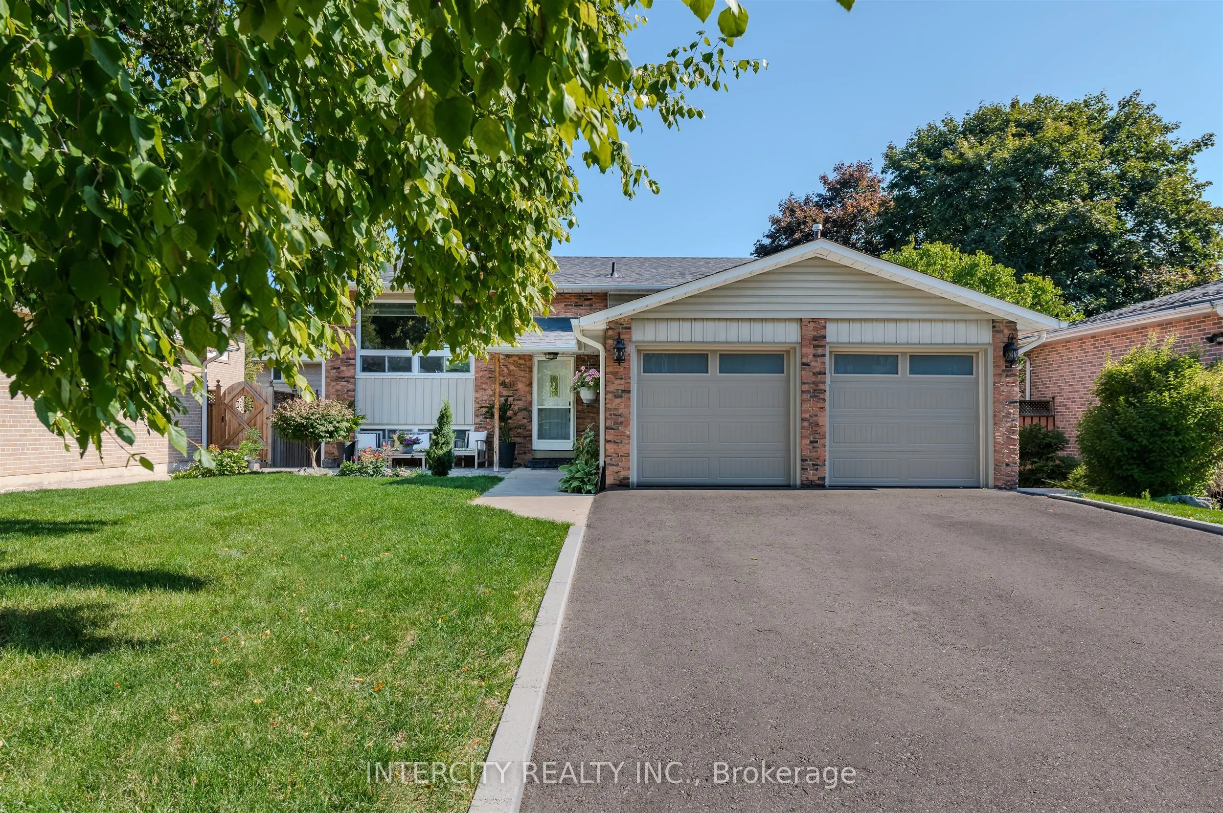 146 Connaught Crescent