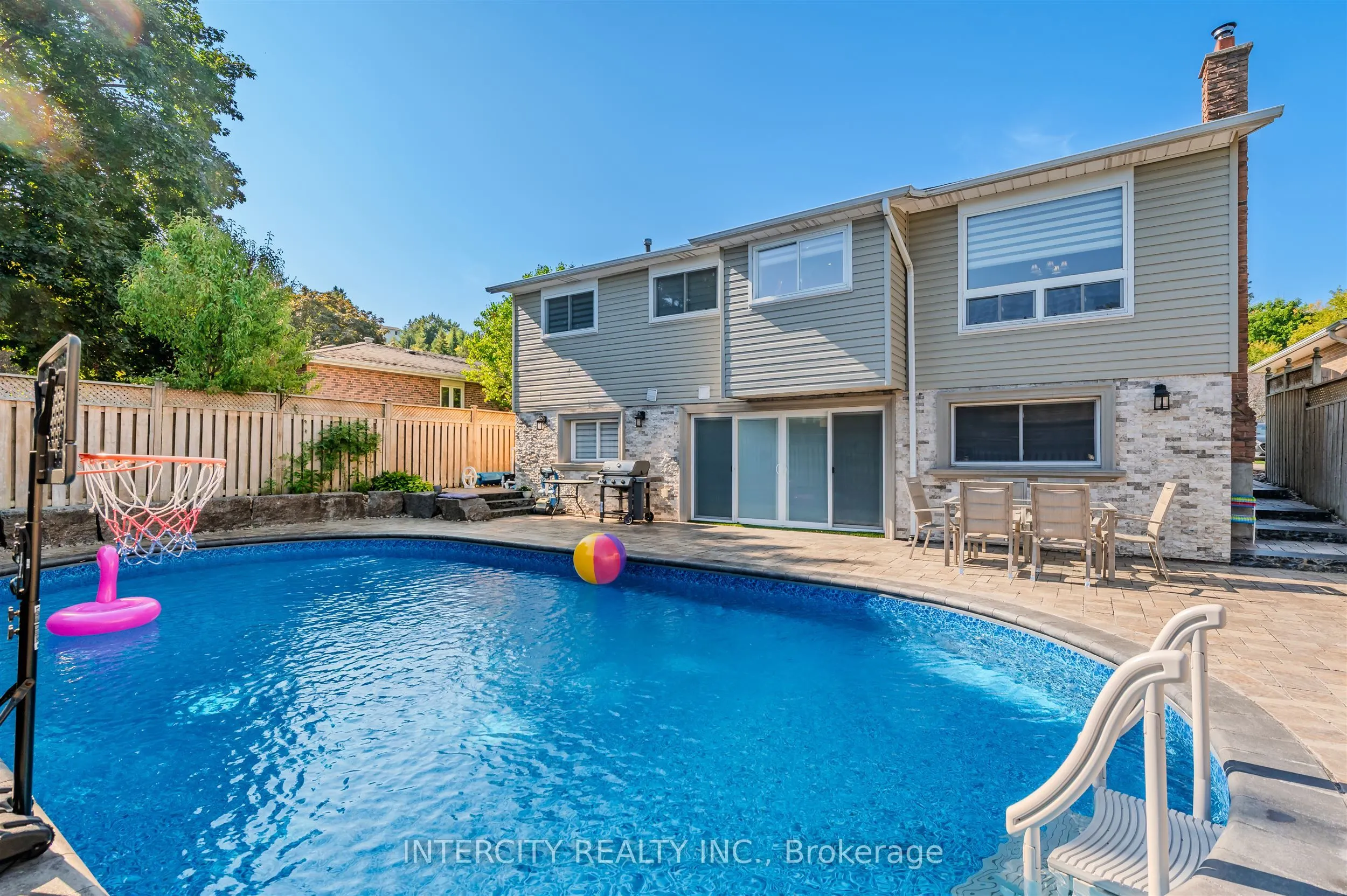 146 Connaught Crescent