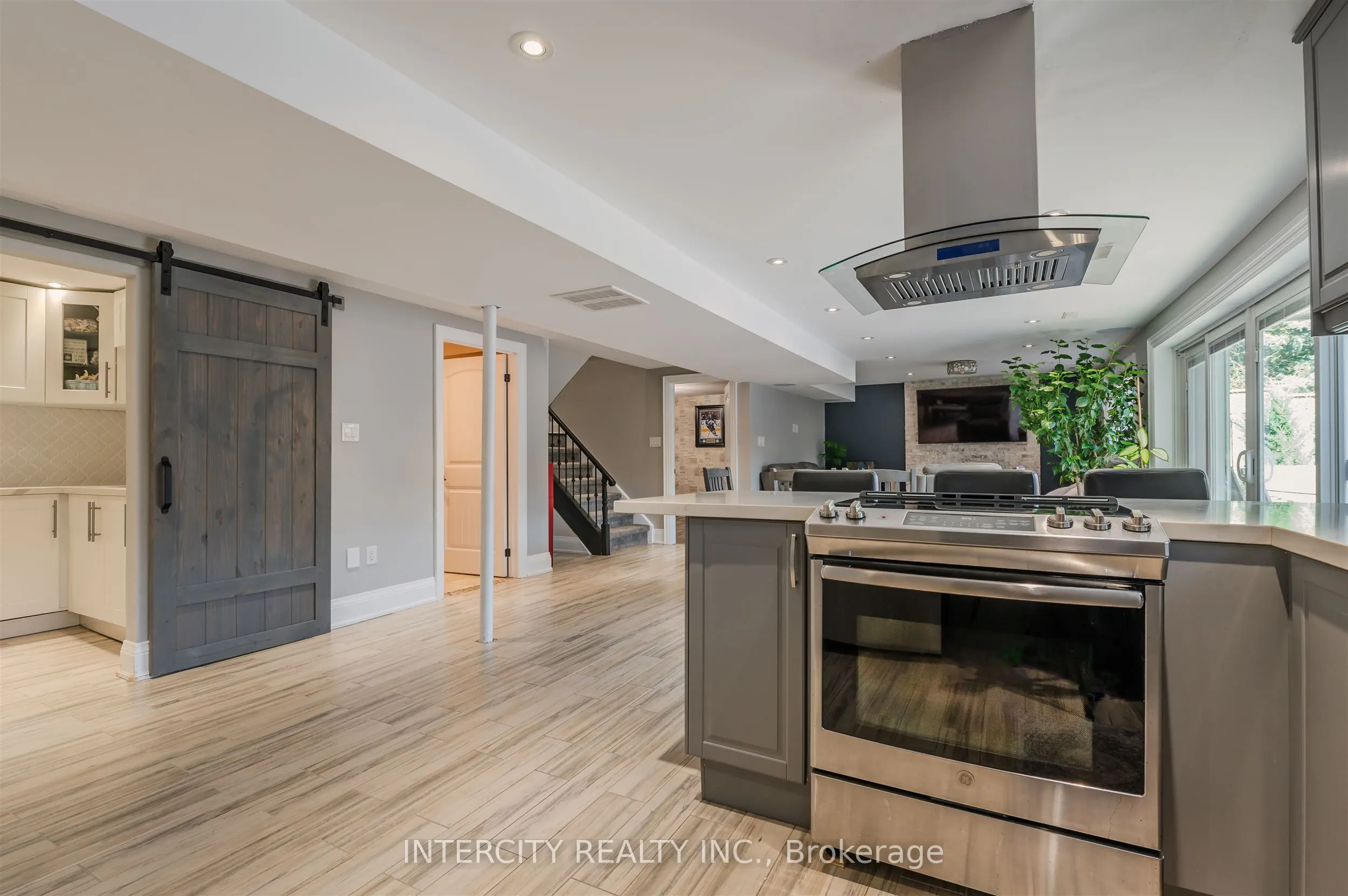 146 Connaught Crescent