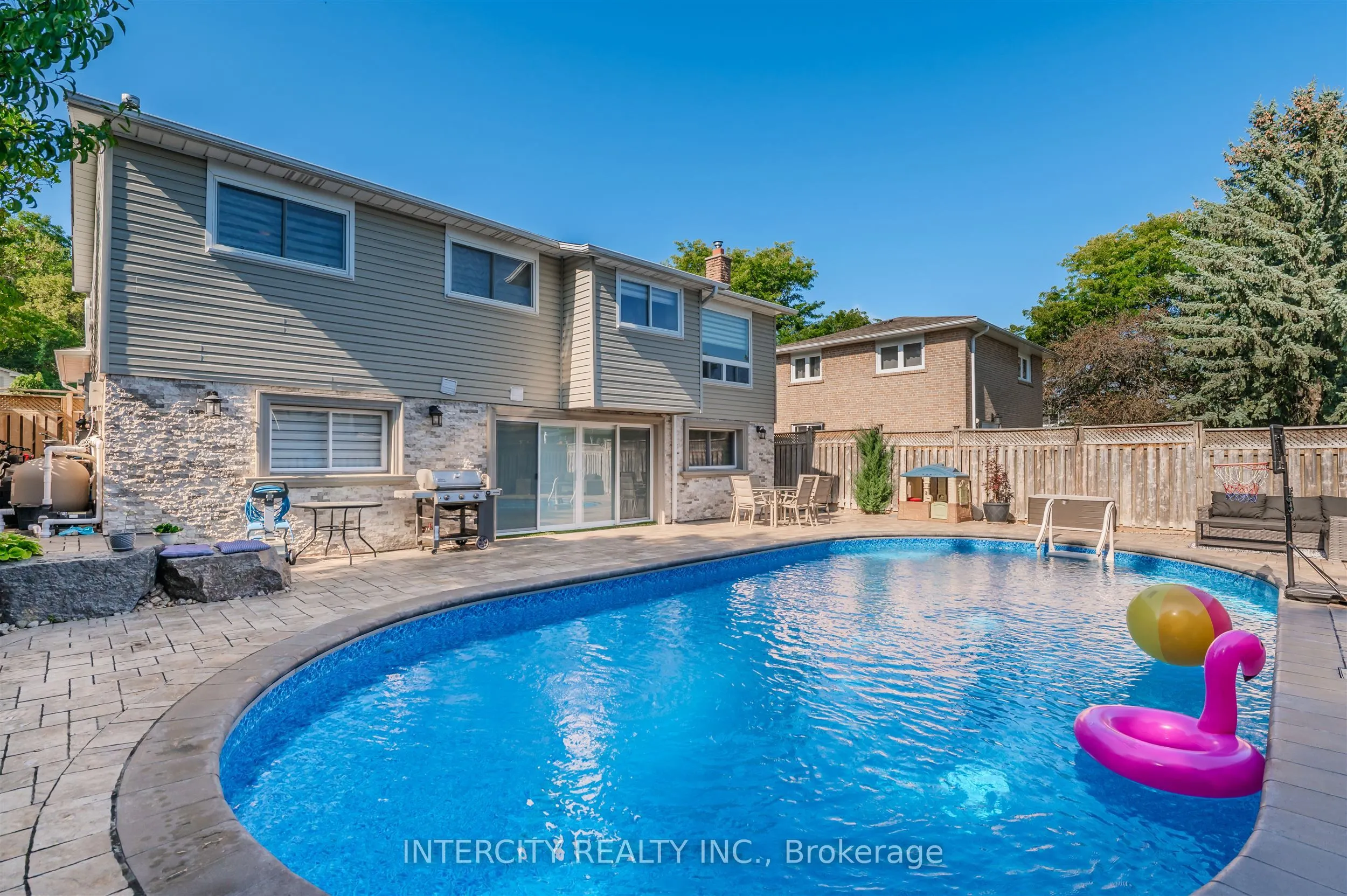 146 Connaught Crescent