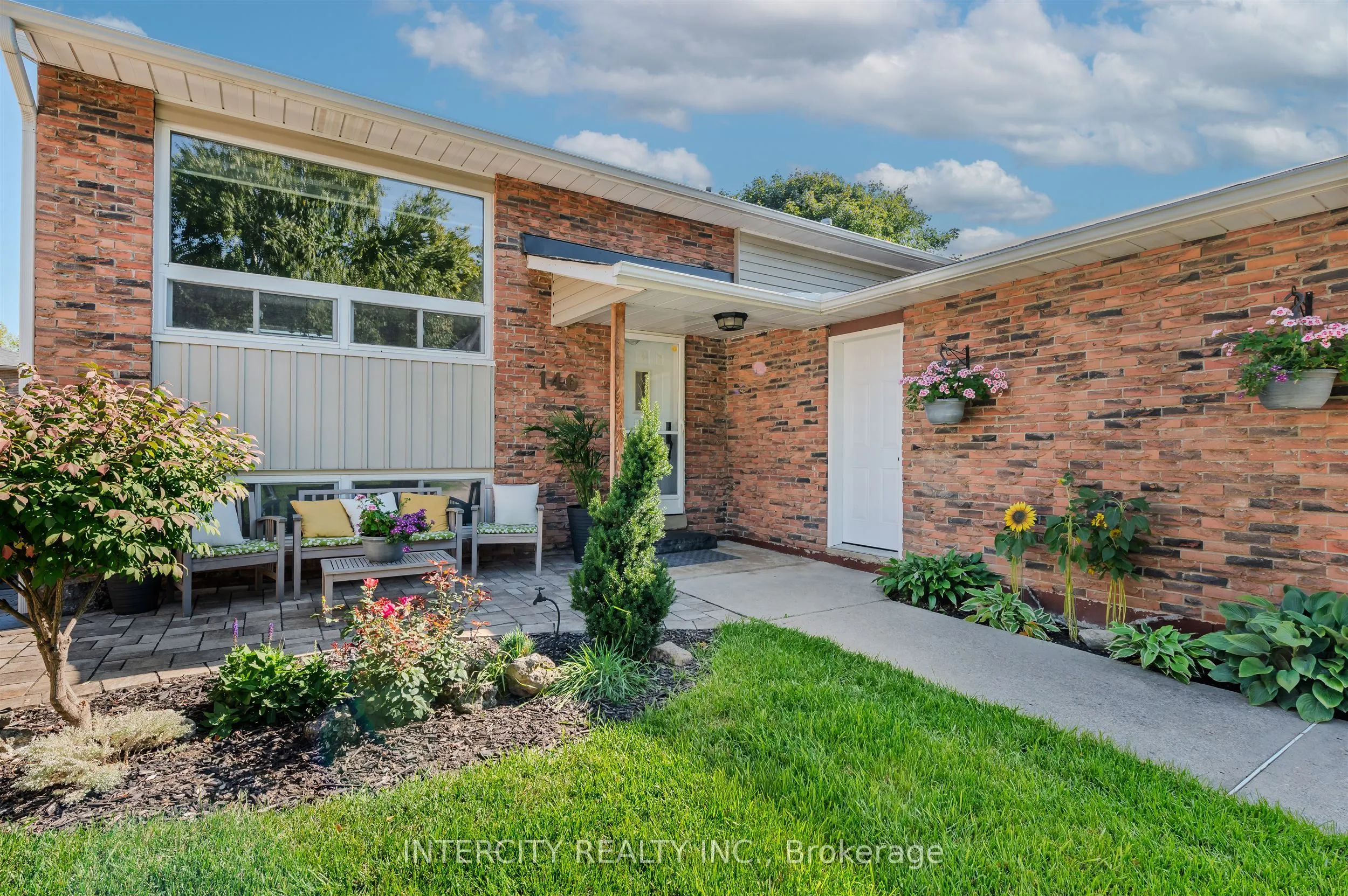 146 Connaught Crescent