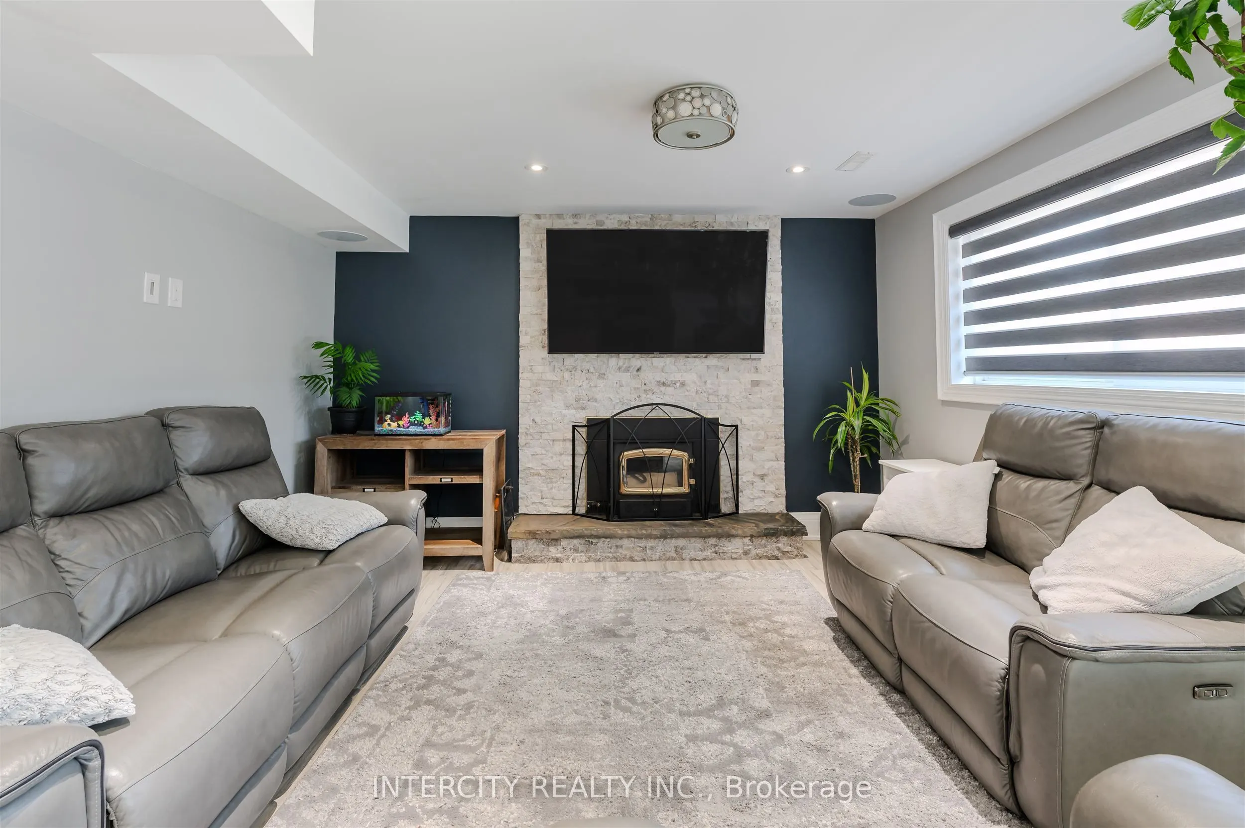 146 Connaught Crescent