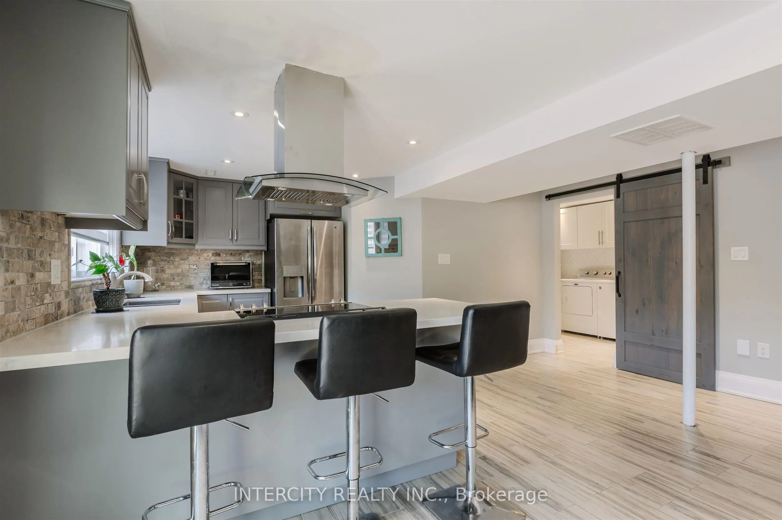 146 Connaught Crescent