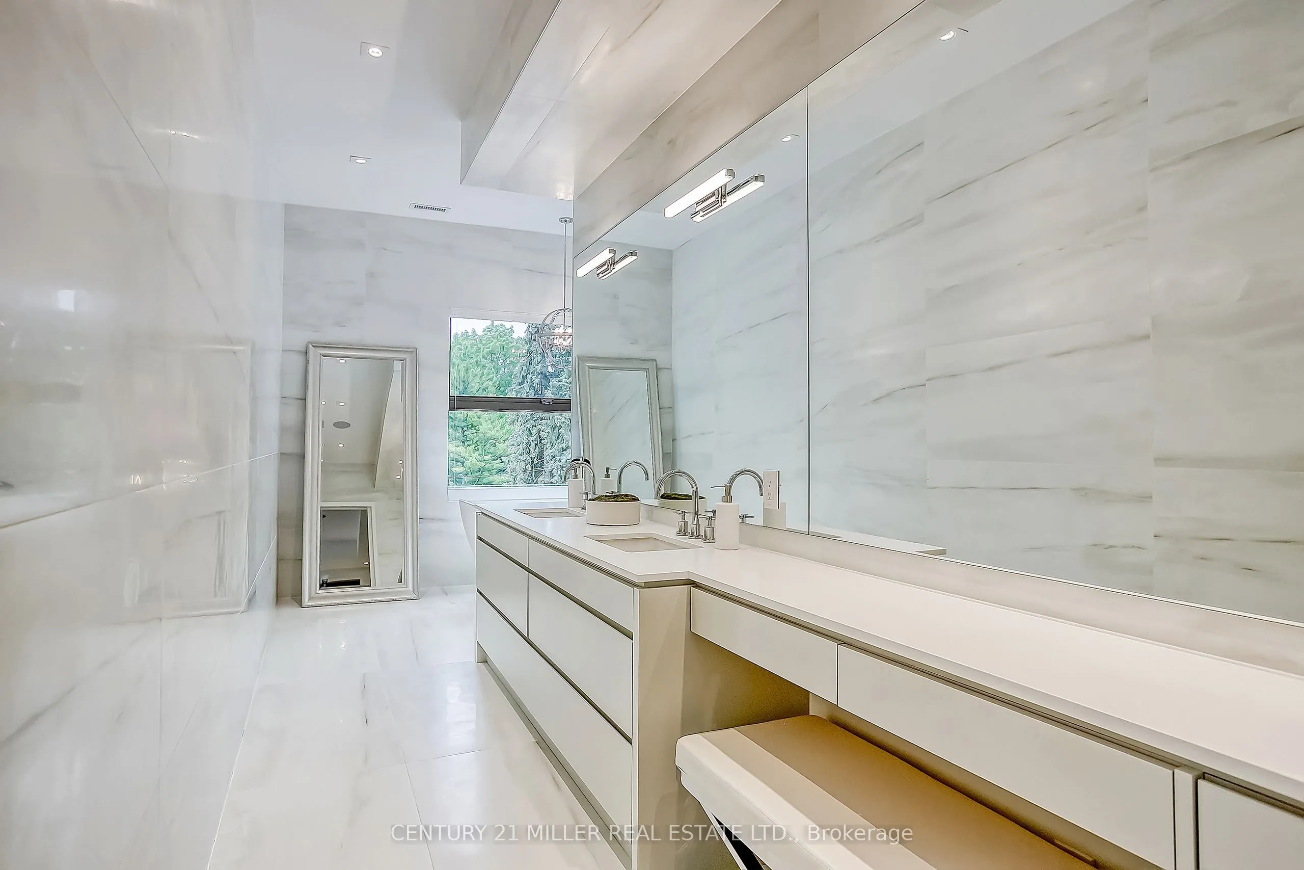 421 Chartwell Road