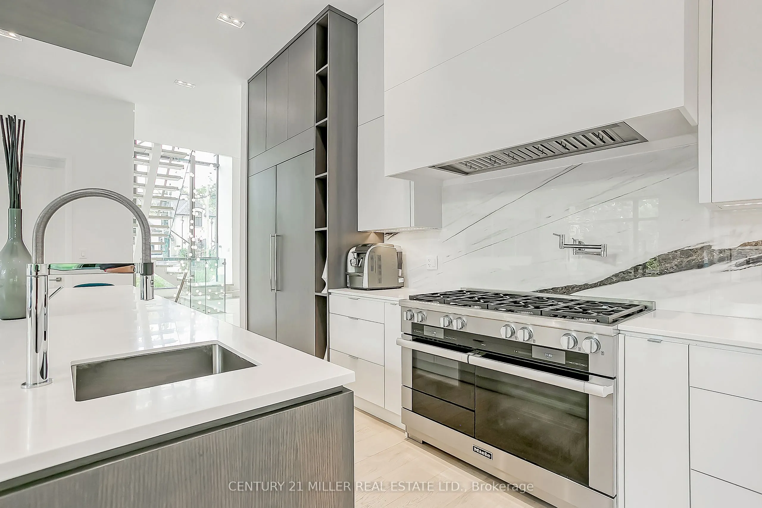 421 Chartwell Road