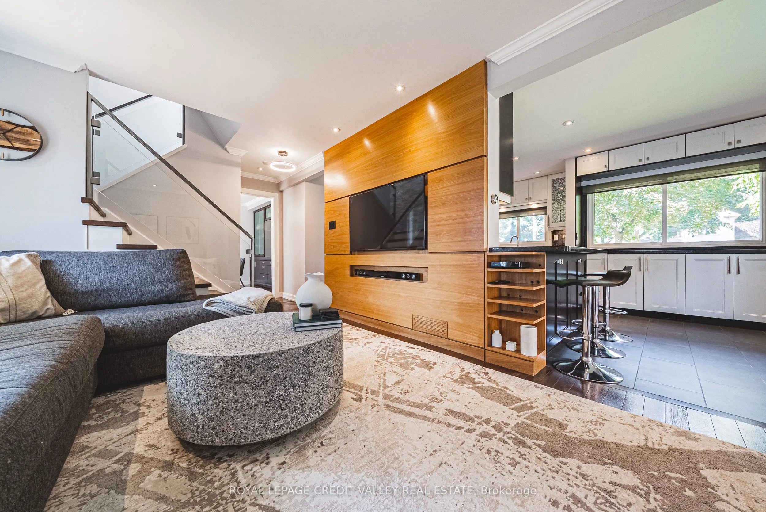 618 Santee Gate