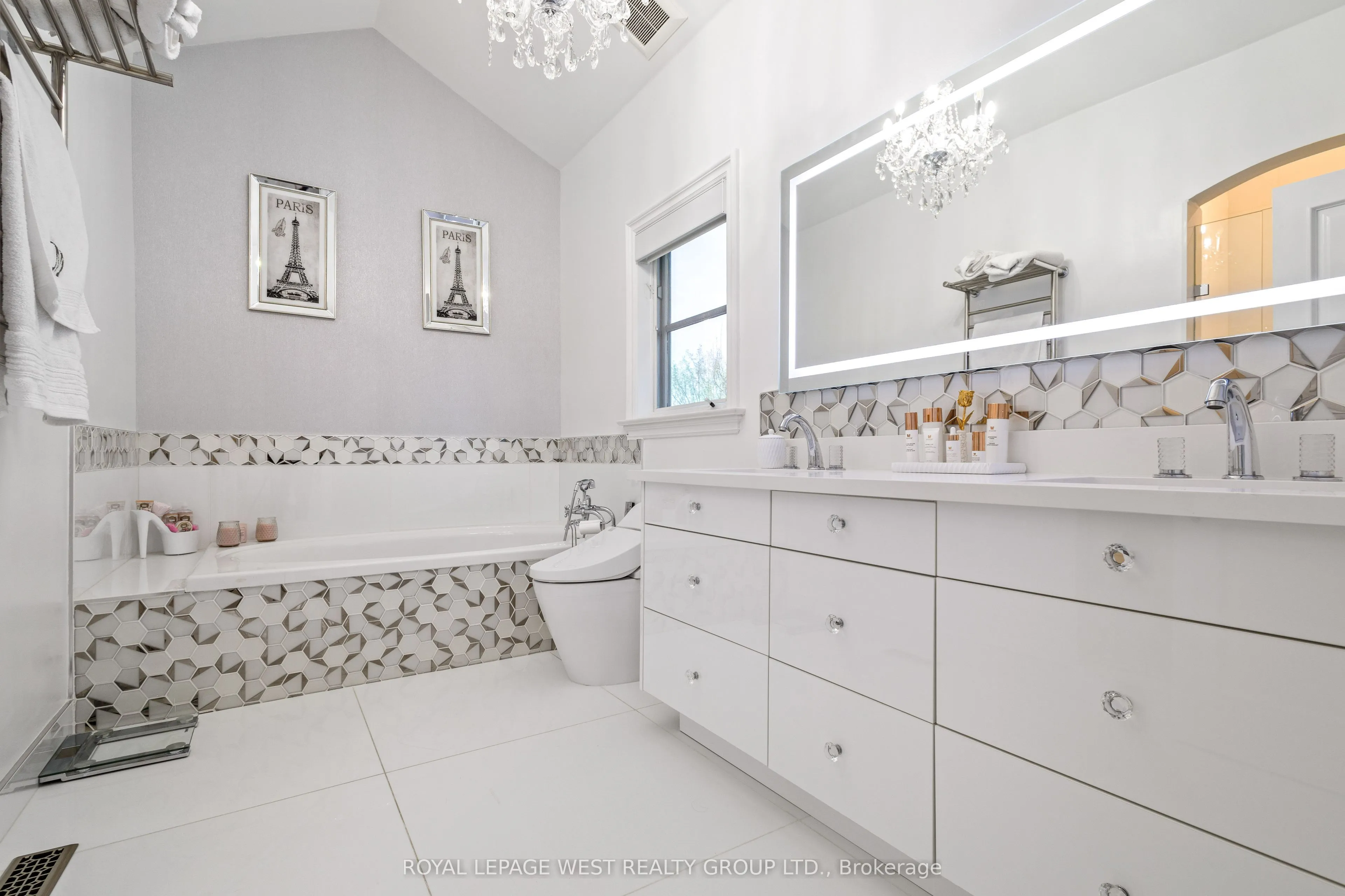 24 McArthur Heights