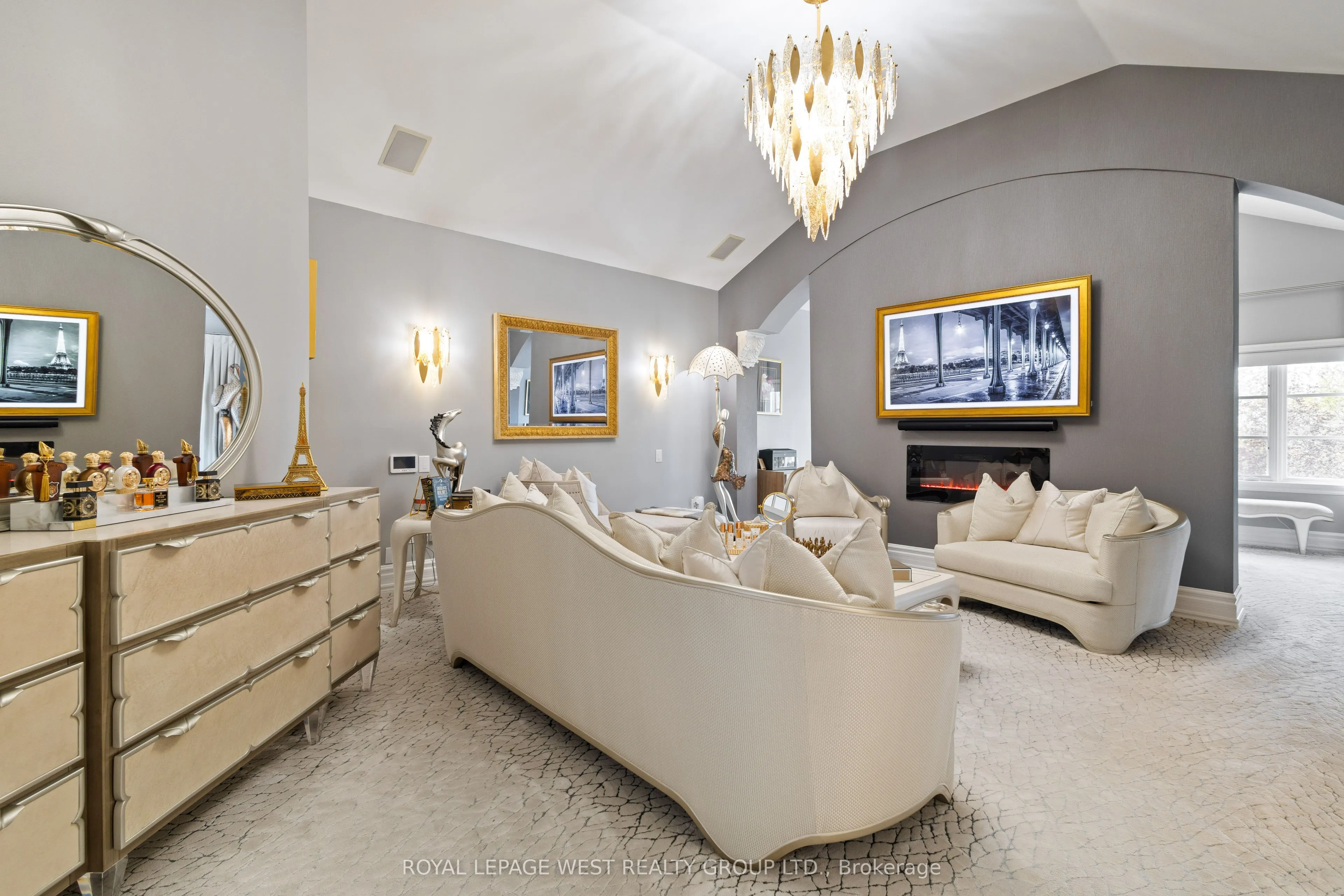 24 McArthur Heights